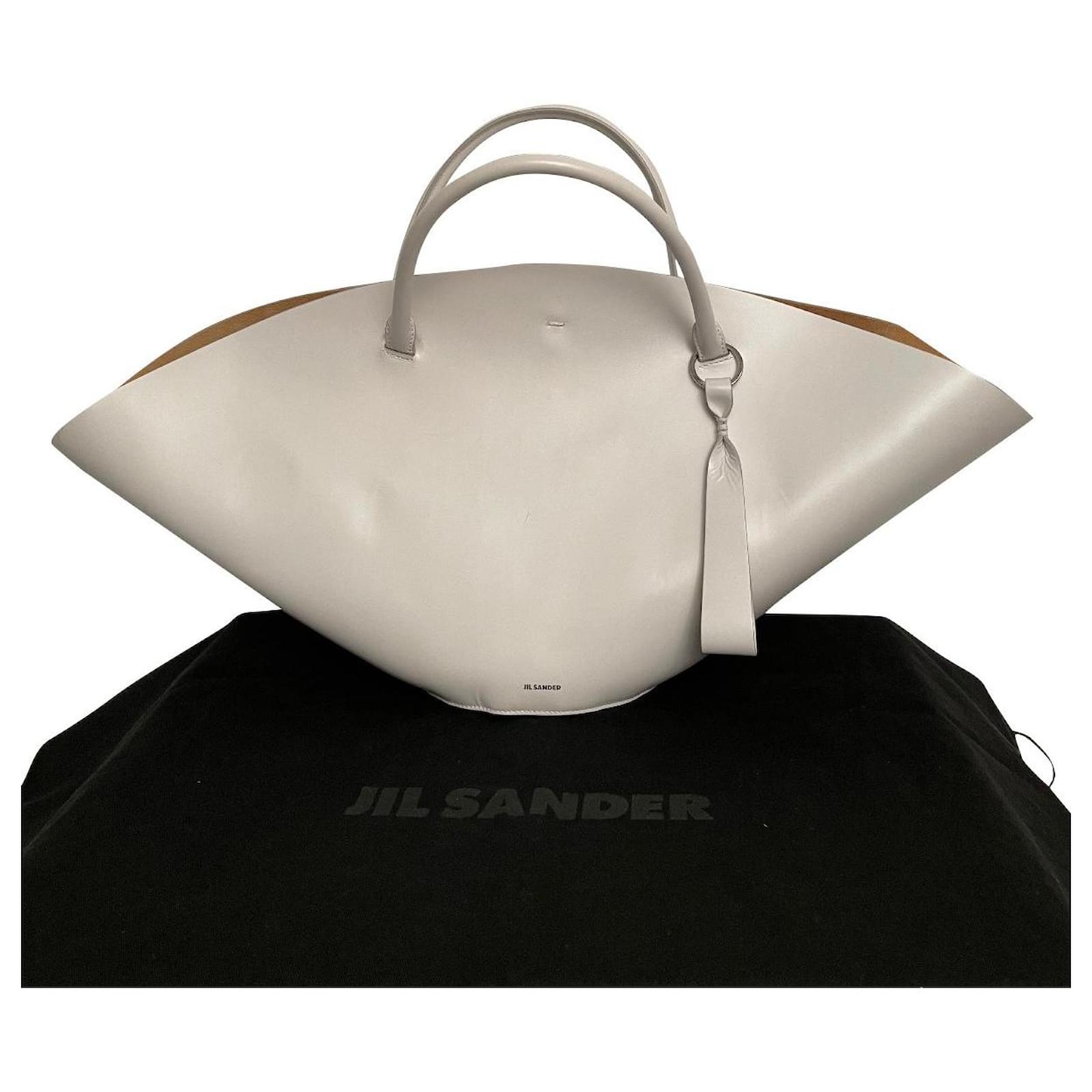 code geweld Aannames, aannames. Raad eens Jil Sander Handbags White Leather ref.778183 - Joli Closet