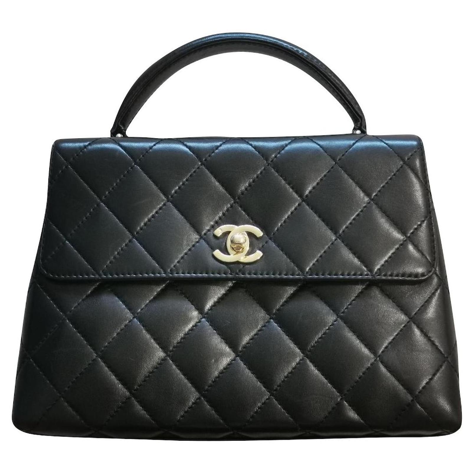 Vintage Chanel Small Lambskin Bag GHW Black Leather ref.782032 - Joli Closet
