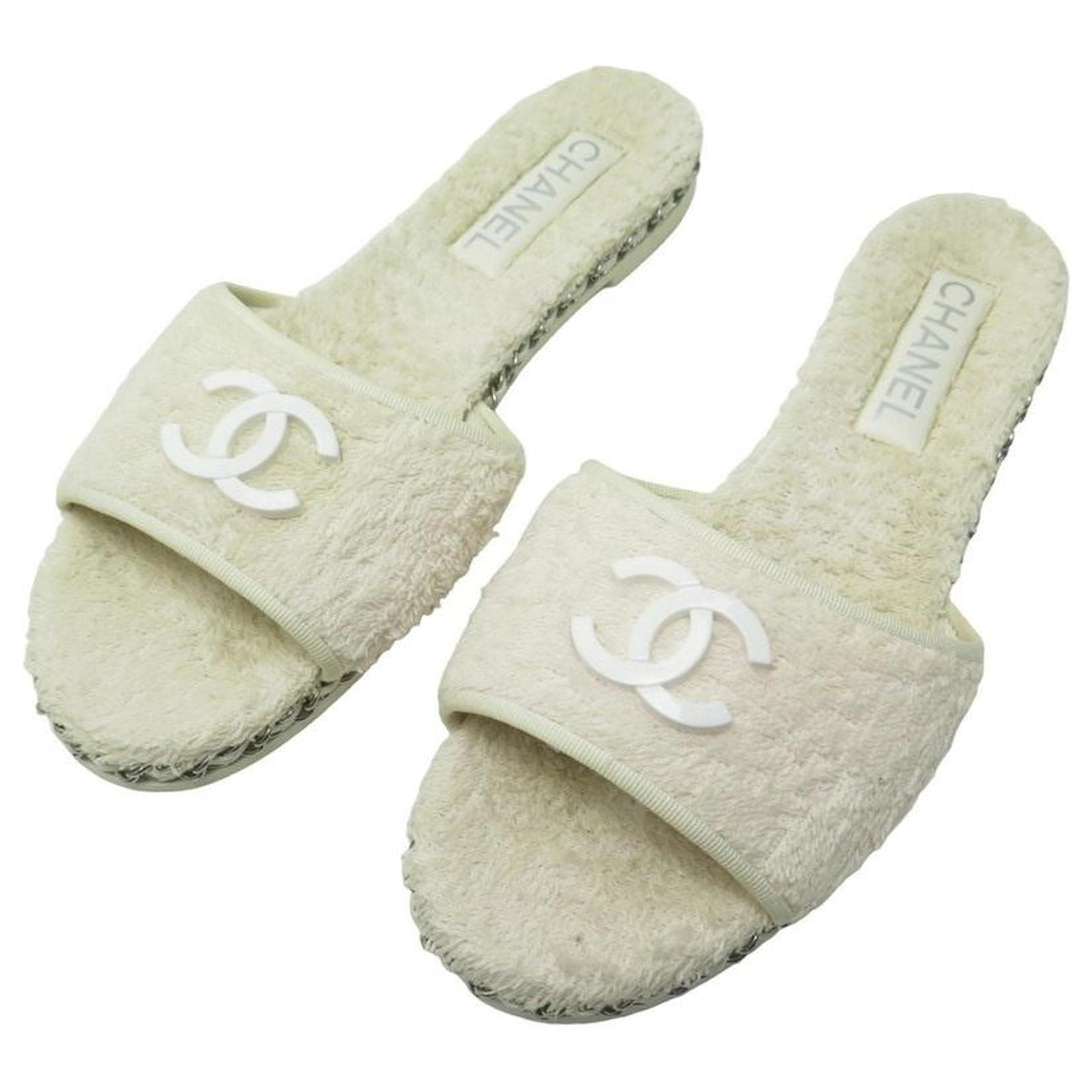 CHANEL SHOES MULES SANDALS IN TERRY CLOTH 40 BLANC WHITE SANDALS ref.784635  - Joli Closet