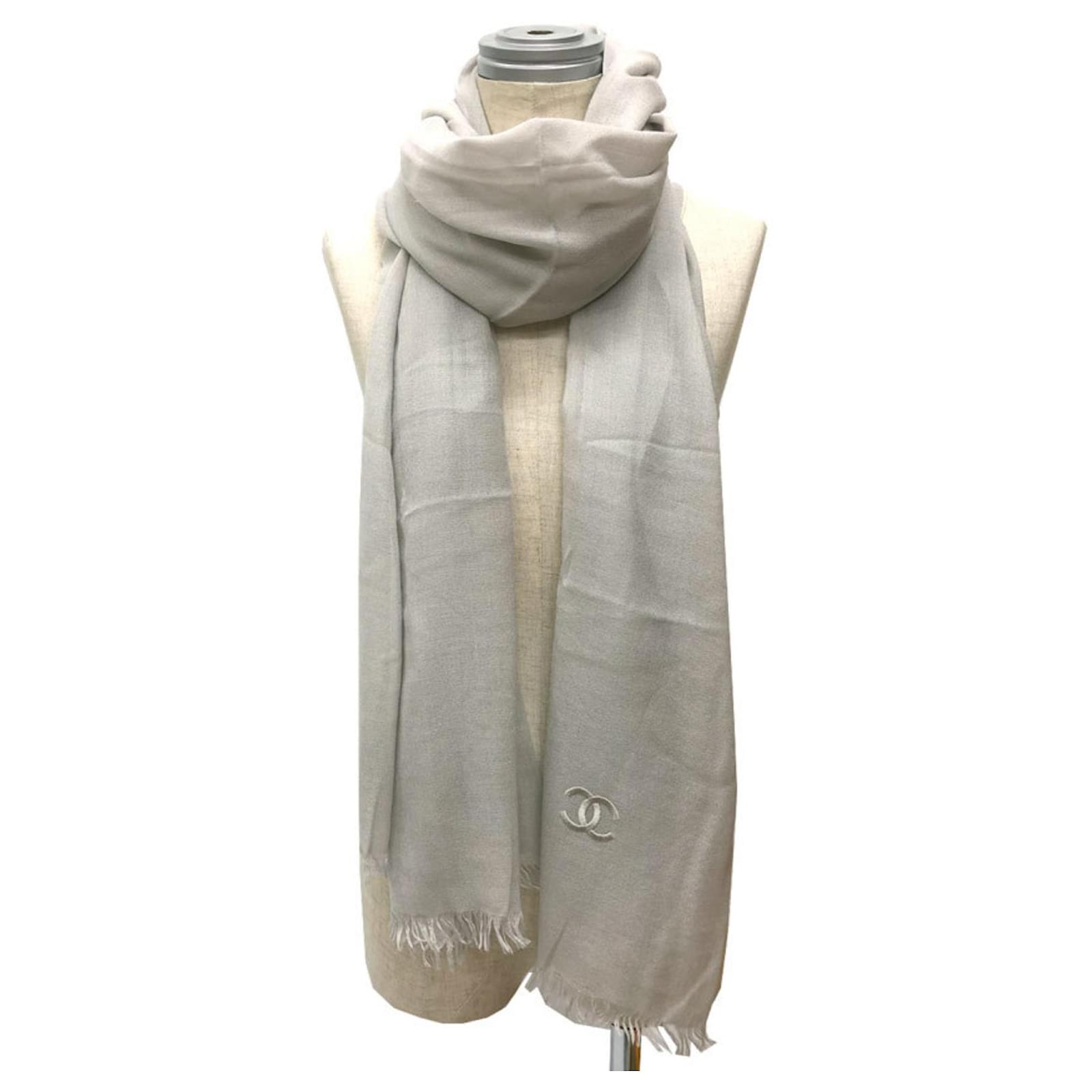 CHANEL 25S SCARF 135 CM IN CASHMERE SILK 943695