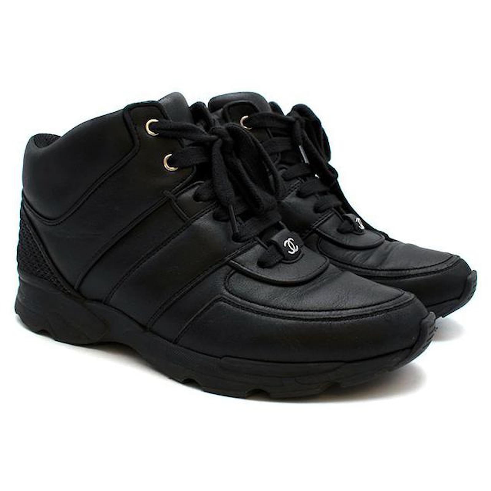 Chanel black leather mid-top trainers ref.785816 - Joli Closet
