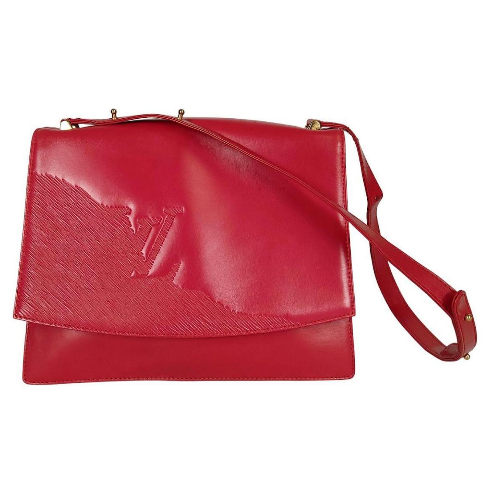 Louis Vuitton Opera shoulder bag in red leather ref.569474 - Joli Closet
