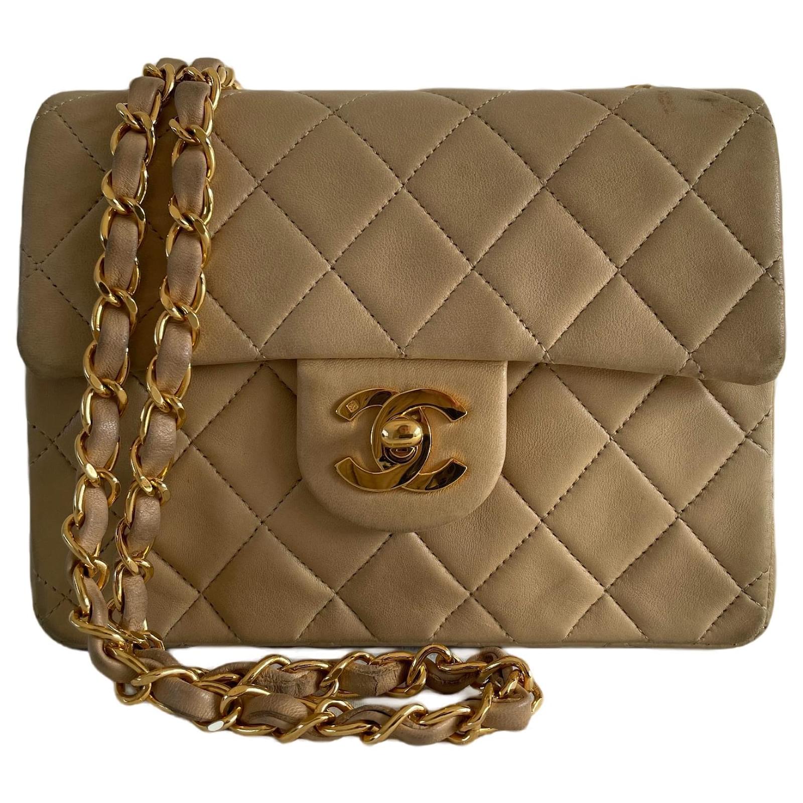 Timeless Chanel square mini beige vintage crossbody lambskin leather  ref.787556 - Joli Closet