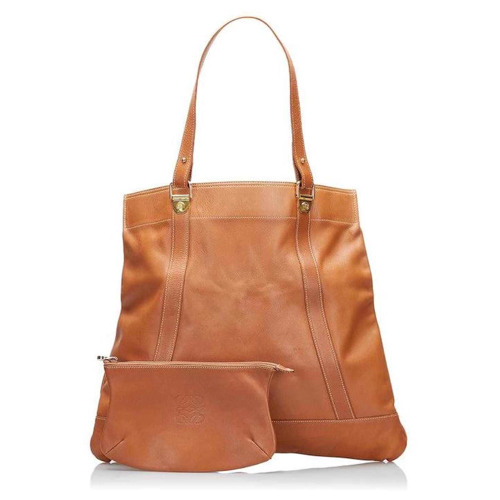loewe Sac cabas en cuir avec pochette marron Veau façon poulain ref.788470 Joli Closet