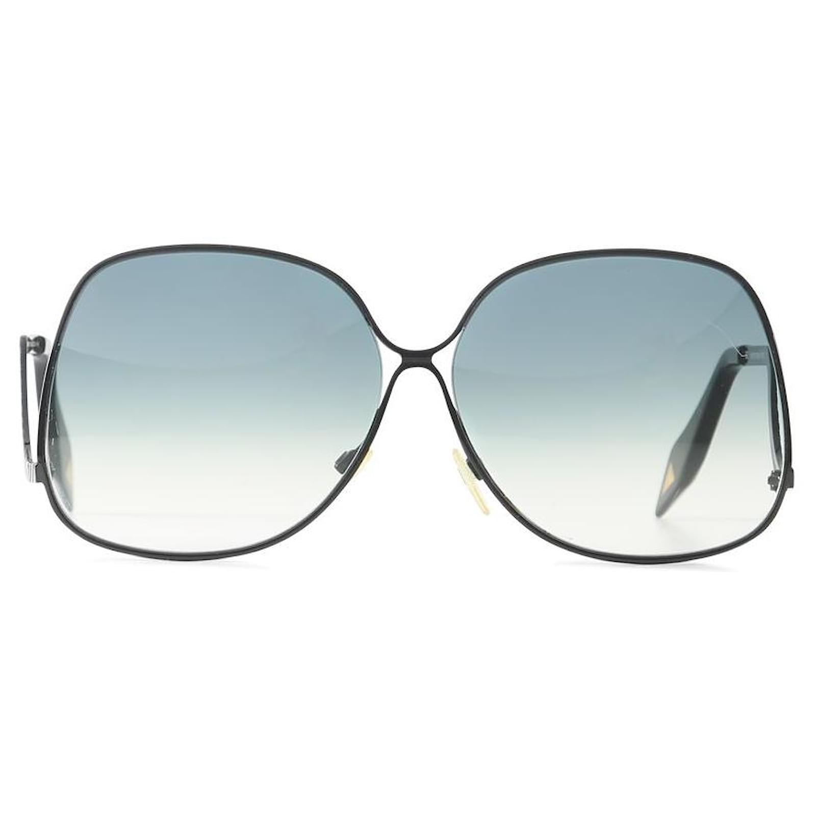 Square Sunglasses in Black - Victoria Beckham