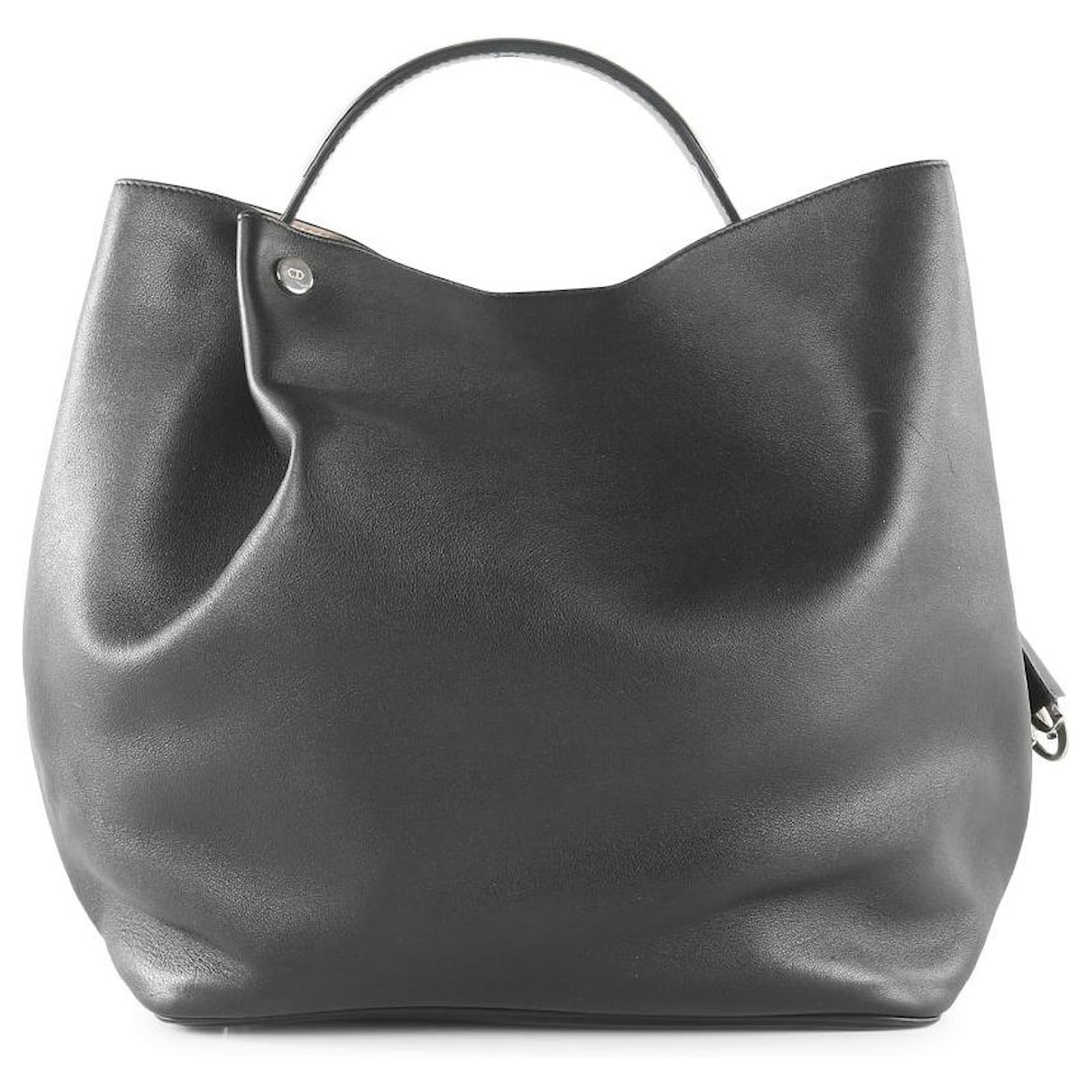 Christian Dior Black Leather Diorific Bucket Bag ref.790065 - Joli Closet