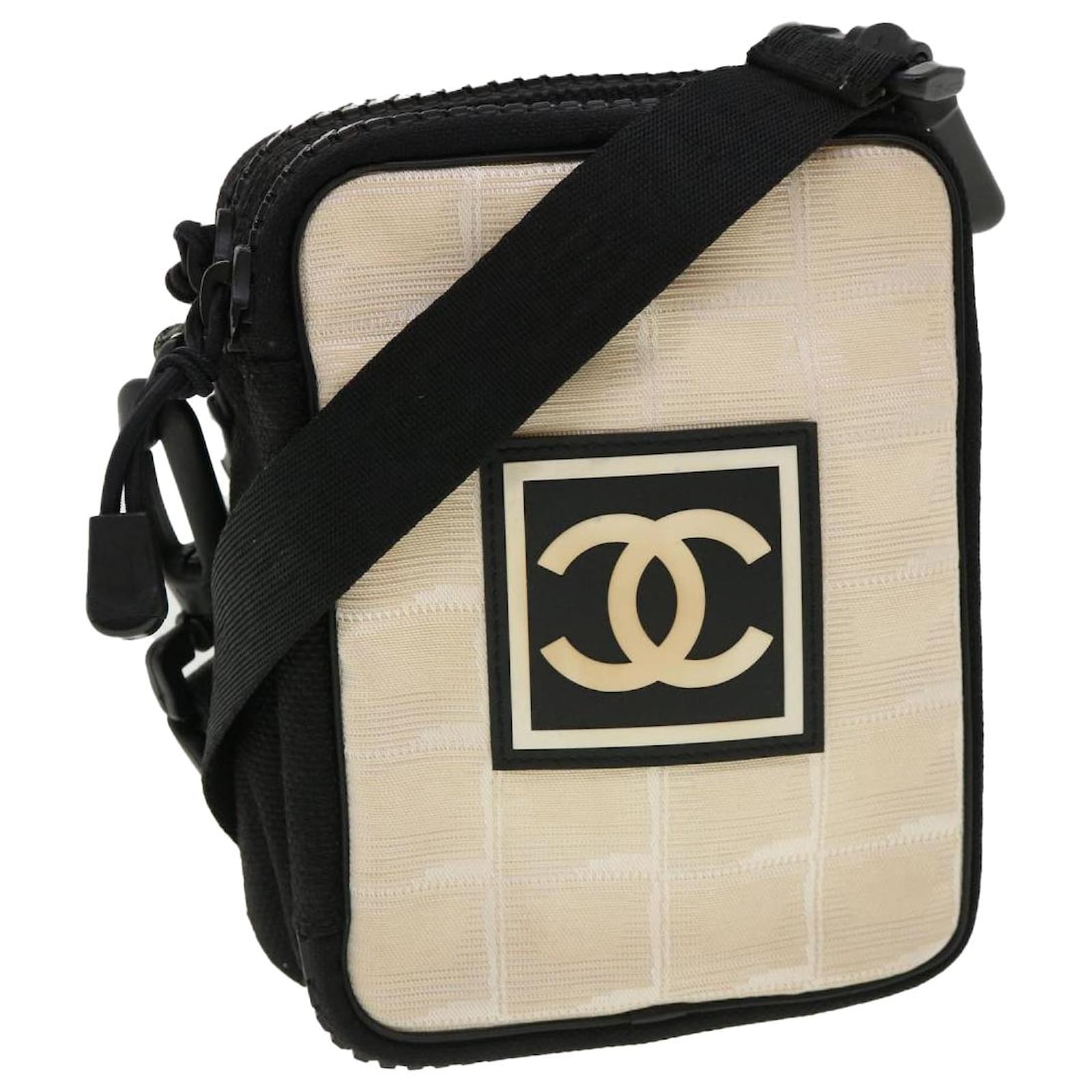 CHANEL Chanel sports Shoulder Bag Nylon White CC Auth am3677 ref