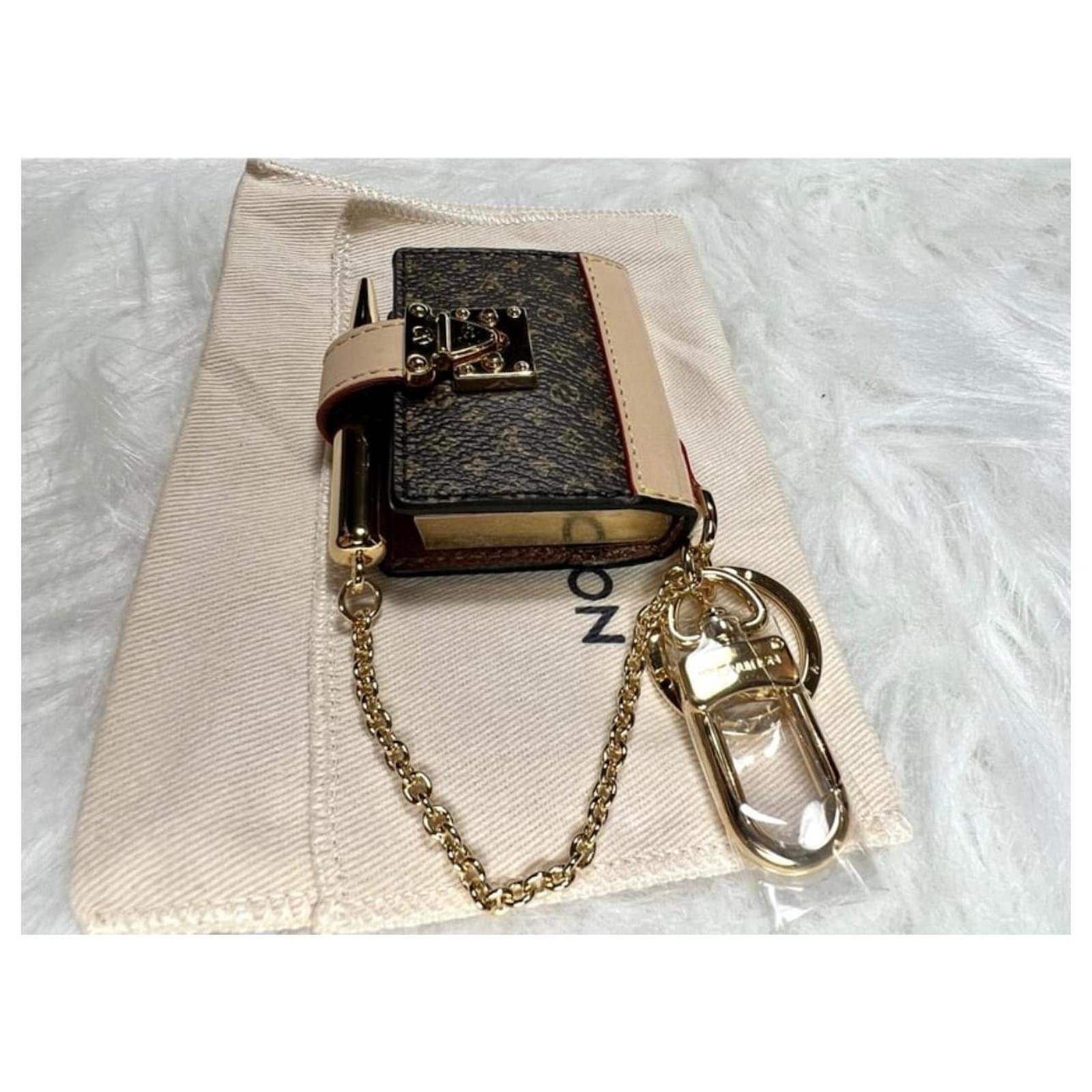 Louis Vuitton key ring Brown Black Gold hardware Leather ref