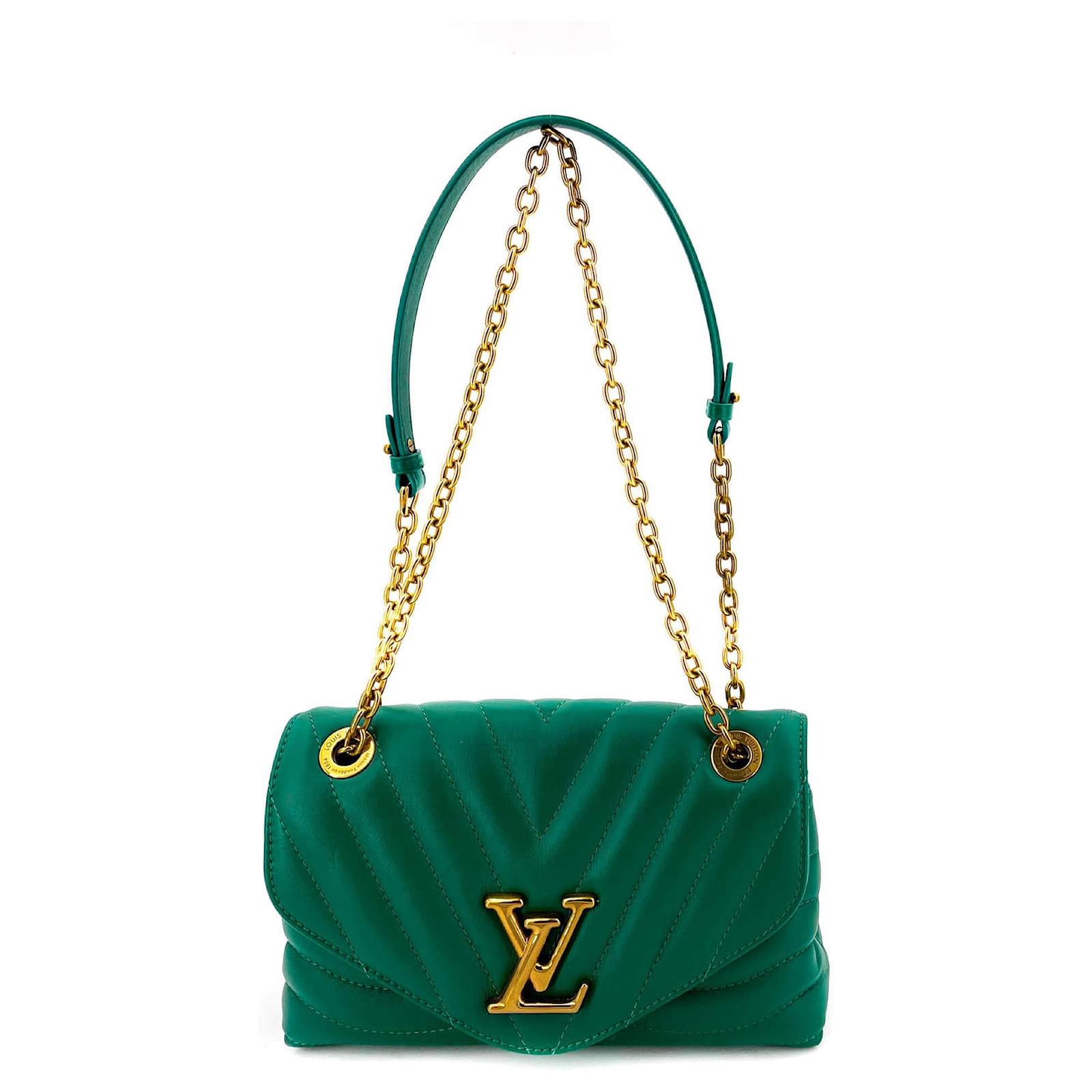 Louis Vuitton New Wave Chain MM Leather Green ref.795729 - Joli Closet