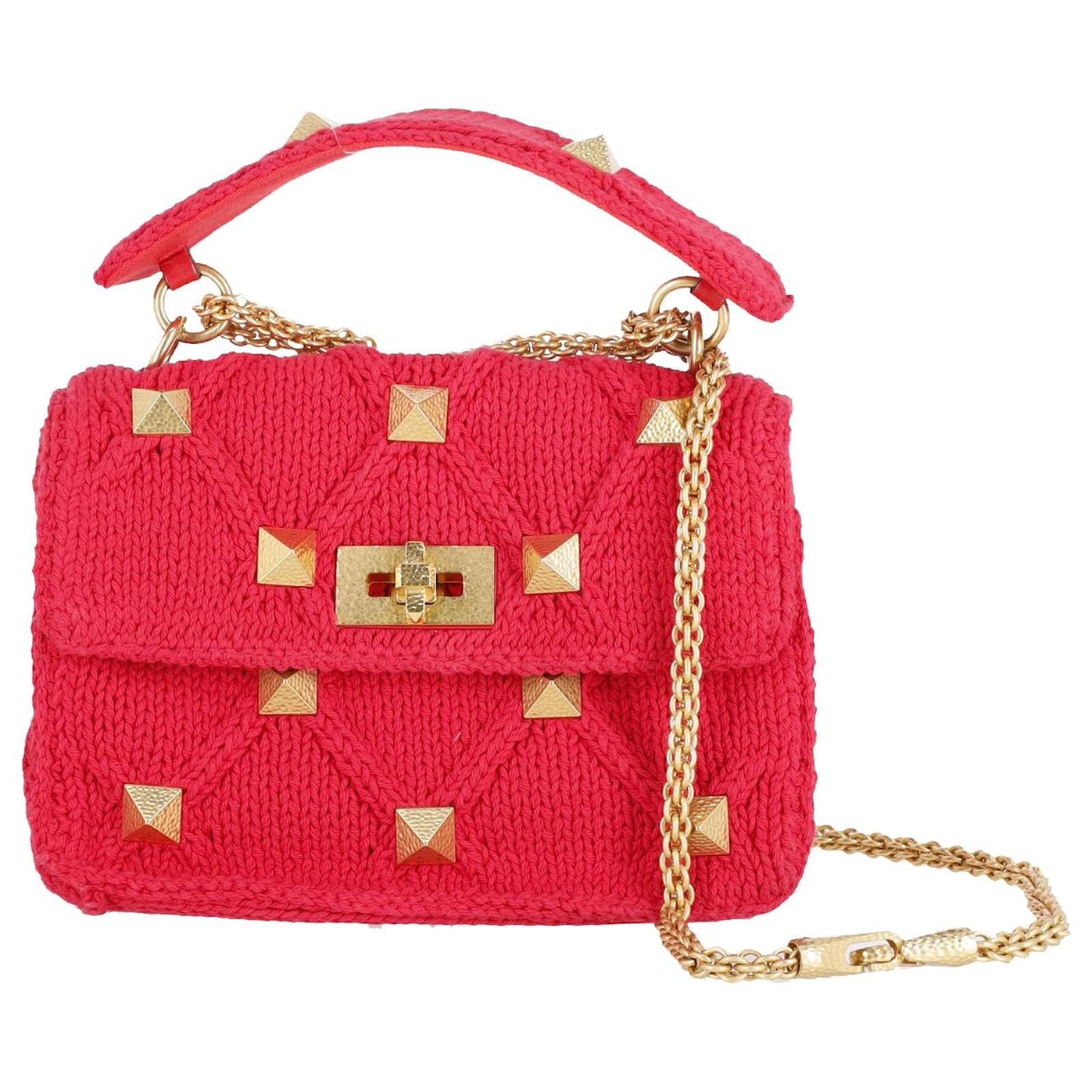 Valentino Garavani Roman Stud Small Knit Shoulder Bag in Red Cotton Wool  ref.795887 - Joli Closet