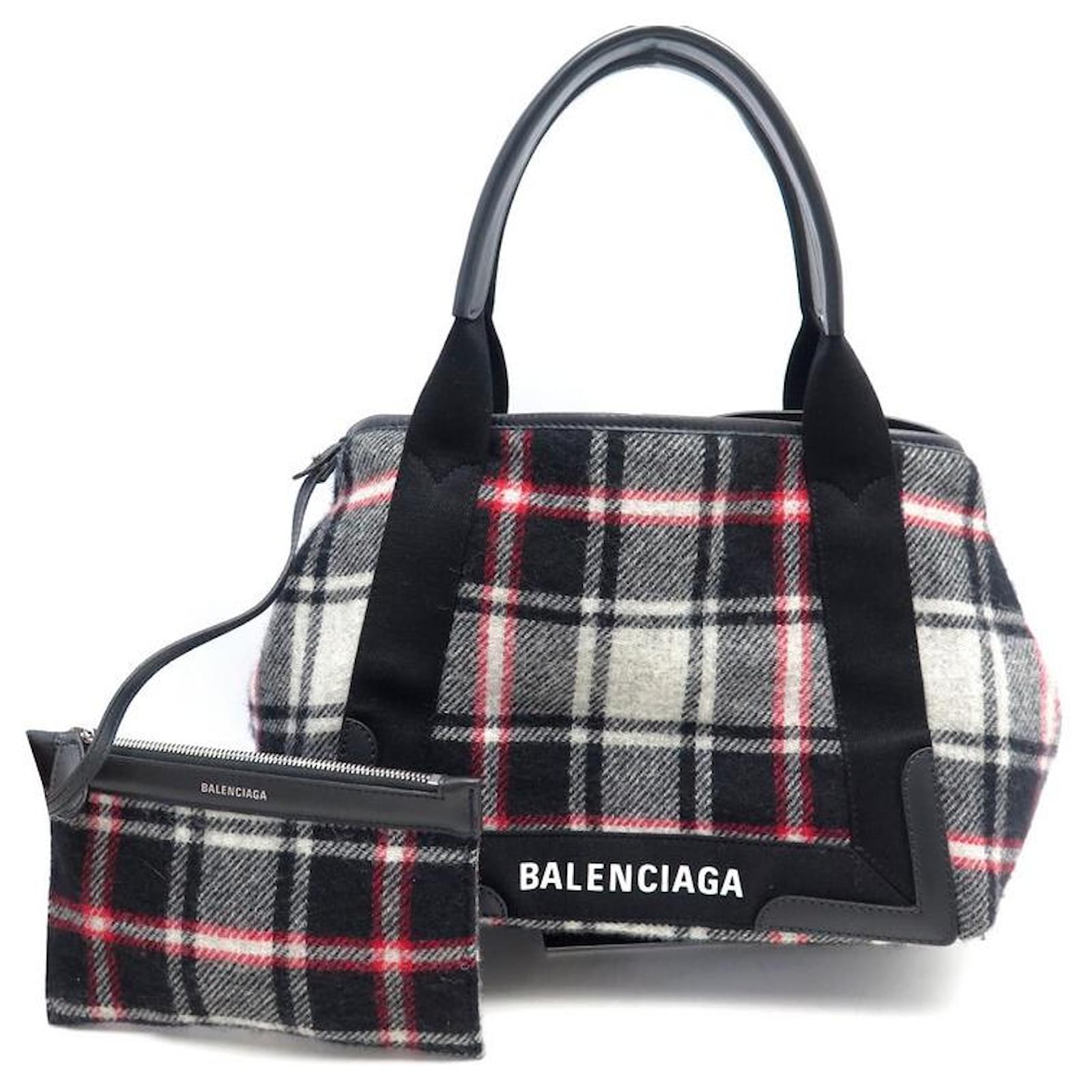 Checkered Tote with Pouch