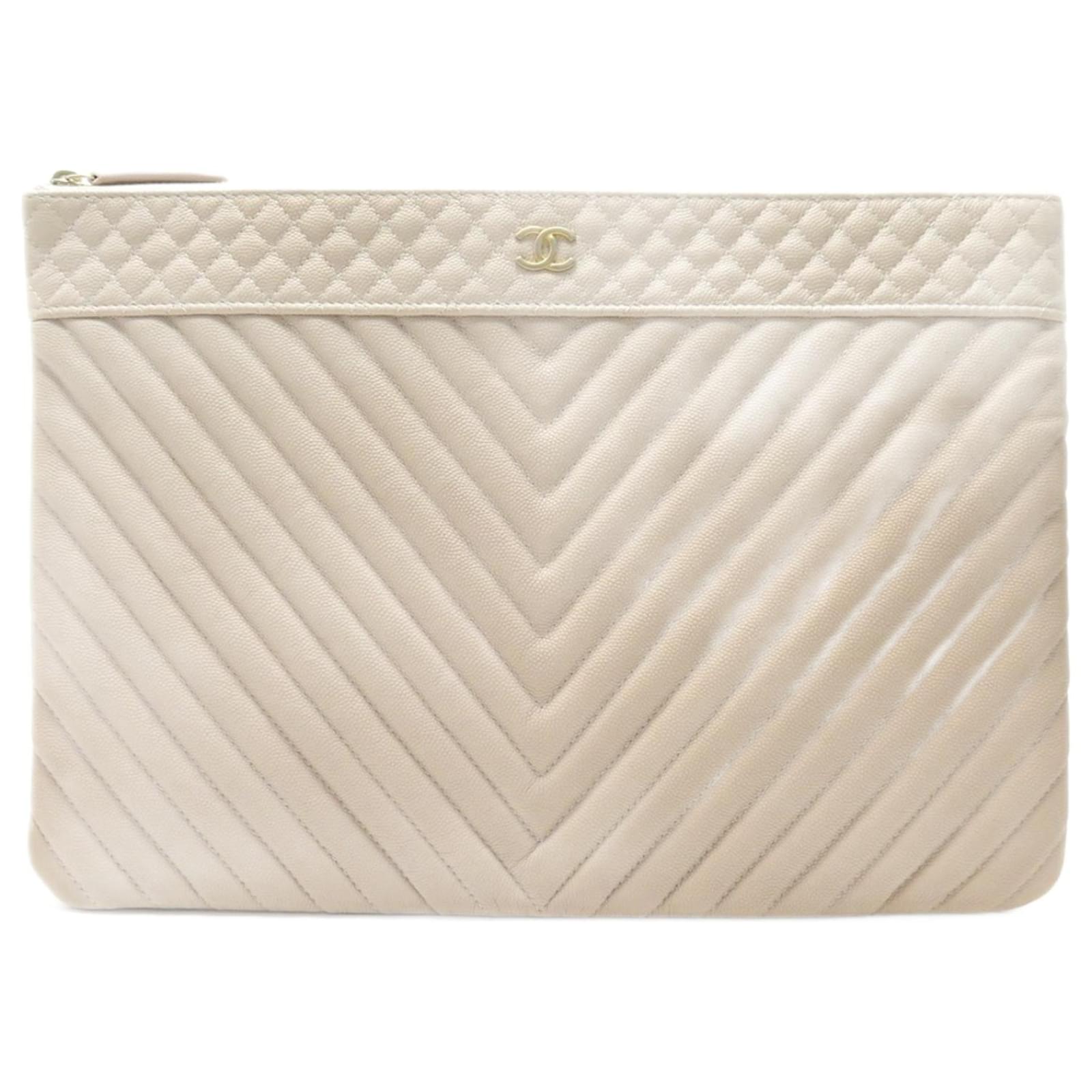 NEW LARGE CHANEL CHEVRON CLUTCH IN CAVIAR BEIGE LEATHER NEW LEATHER POUCH  ref.797195 - Joli Closet