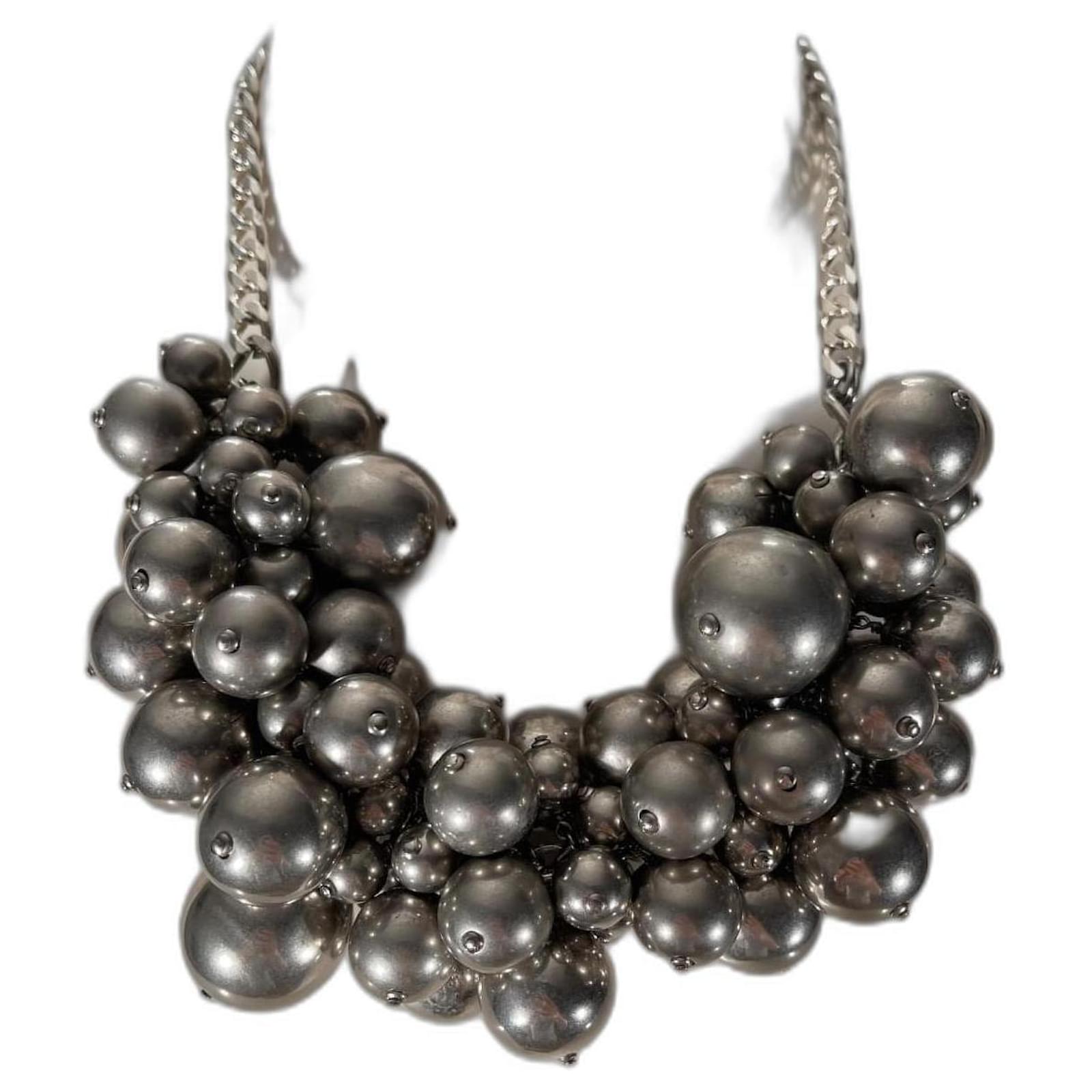 Pearl necklace / choker Chanel collection 2013 Silvery Grey ref