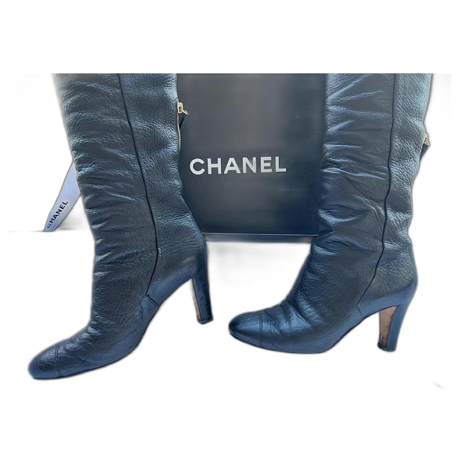 Shop CHANEL 2023-24FW Casual Style Plain Leather Block Heels Party Style  (G45200 B13885 94305) by pumwi