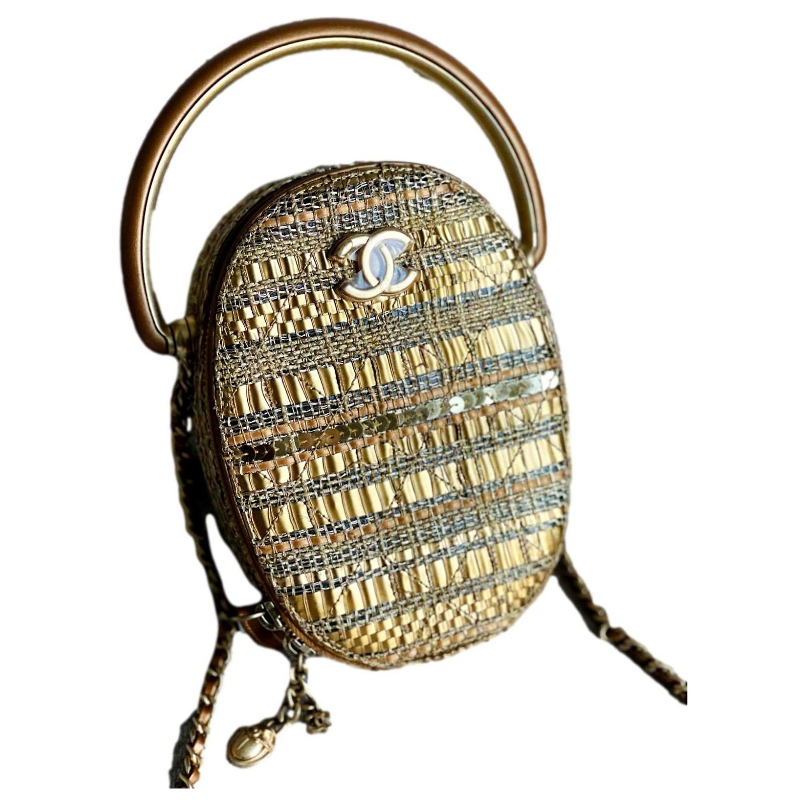Chanel Camera Case Wicker Handbag Golden ref.797660 - Joli Closet