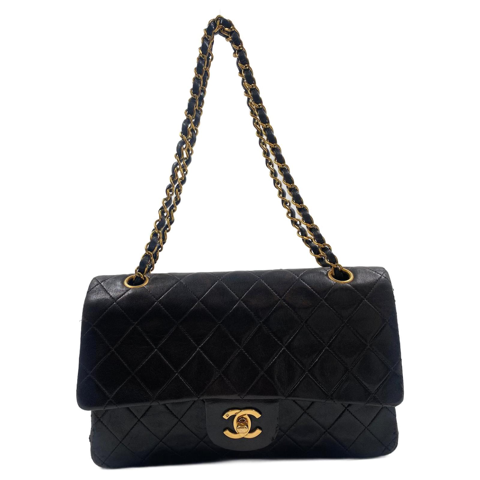 Black Leather Chanel Medium Flap Bag ref.799306 Joli Closet
