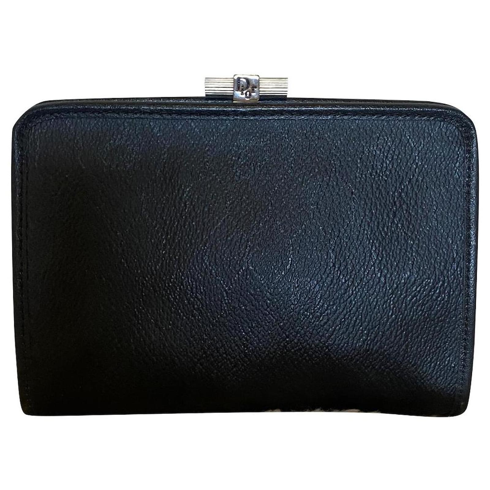 Dior Clutch bags Navy blue Leather ref.800824 - Joli Closet