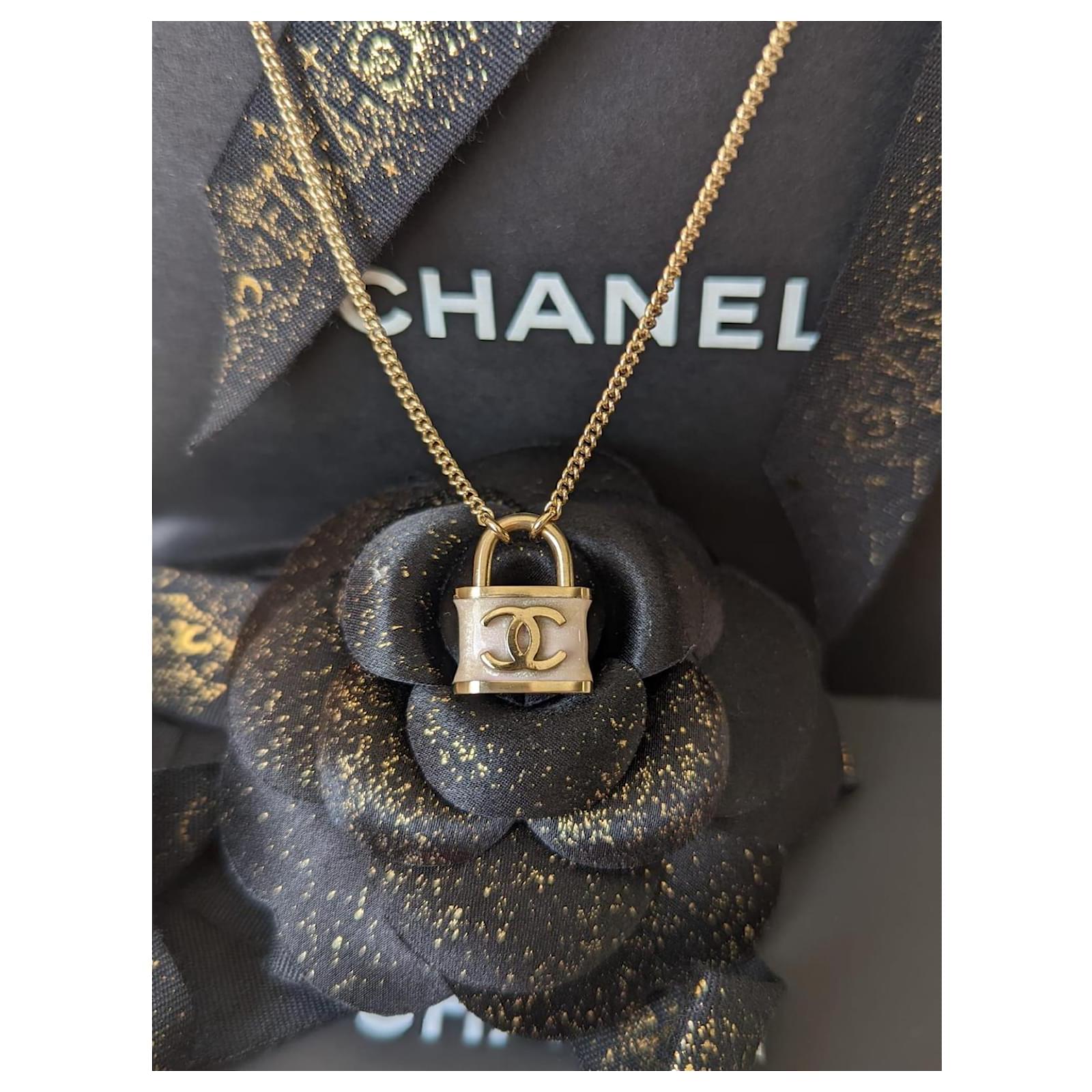 Pendant Necklaces Chanel CC B18P Logo Pink Padlock Enamel Necklace Rare Box Receipt