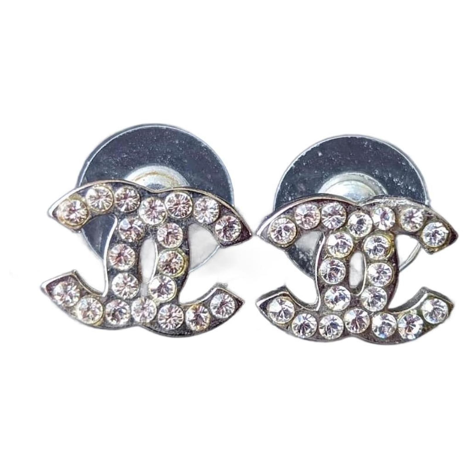 Chanel CC 09V Classic Crystal Silver Hardware Logo Earrings box tag Silvery  Metal ref.800974 - Joli Closet