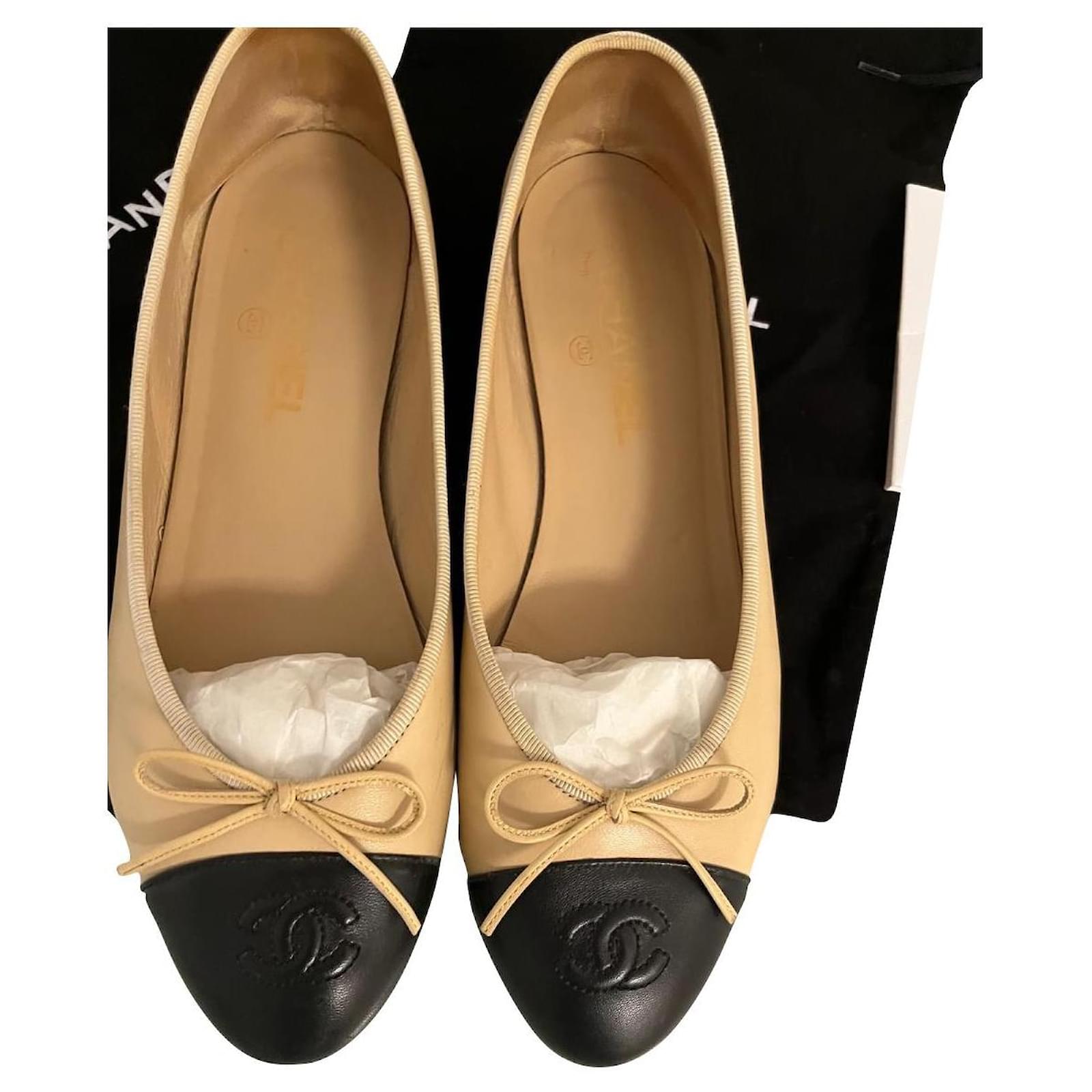 Beige and black Chanel ballet flats size 39,5 Leather ref.801057 - Joli  Closet