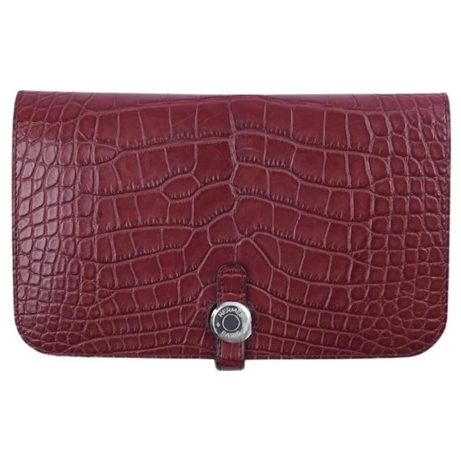 Dogon Hermès Wallets Dark red Leather ref.801171 Joli Closet