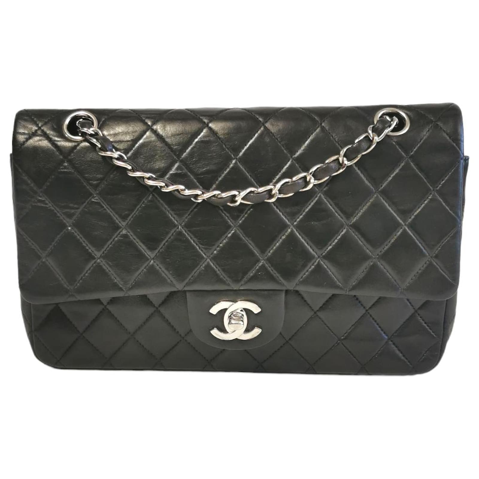 Timeless Chanel Classic Double Flap Medium Black Lambskin Silver Leather  ref.803013 - Joli Closet