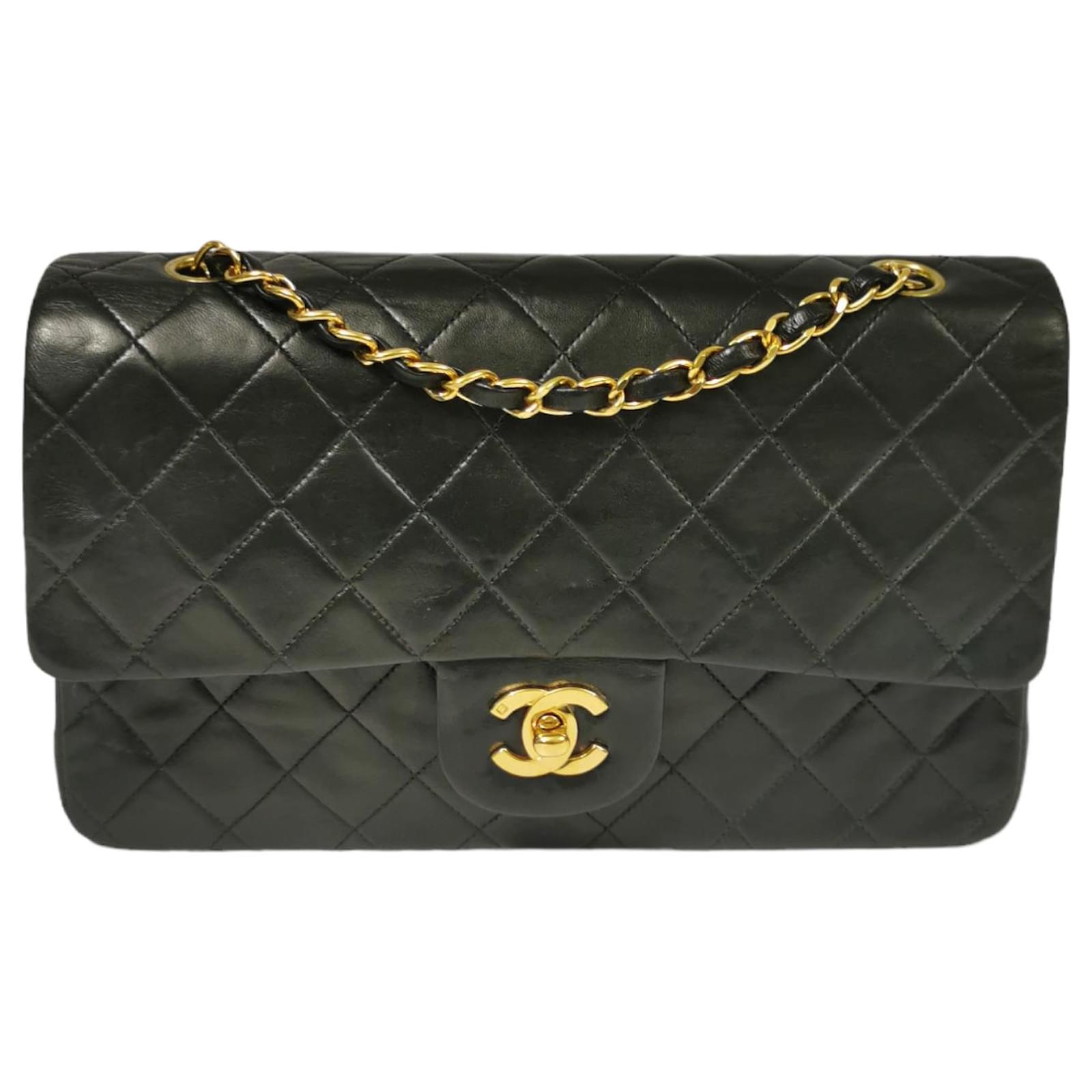 Handbags Chanel Chanel Classic Double Flap Medium Black Lambskin Gold Size Unique Inter