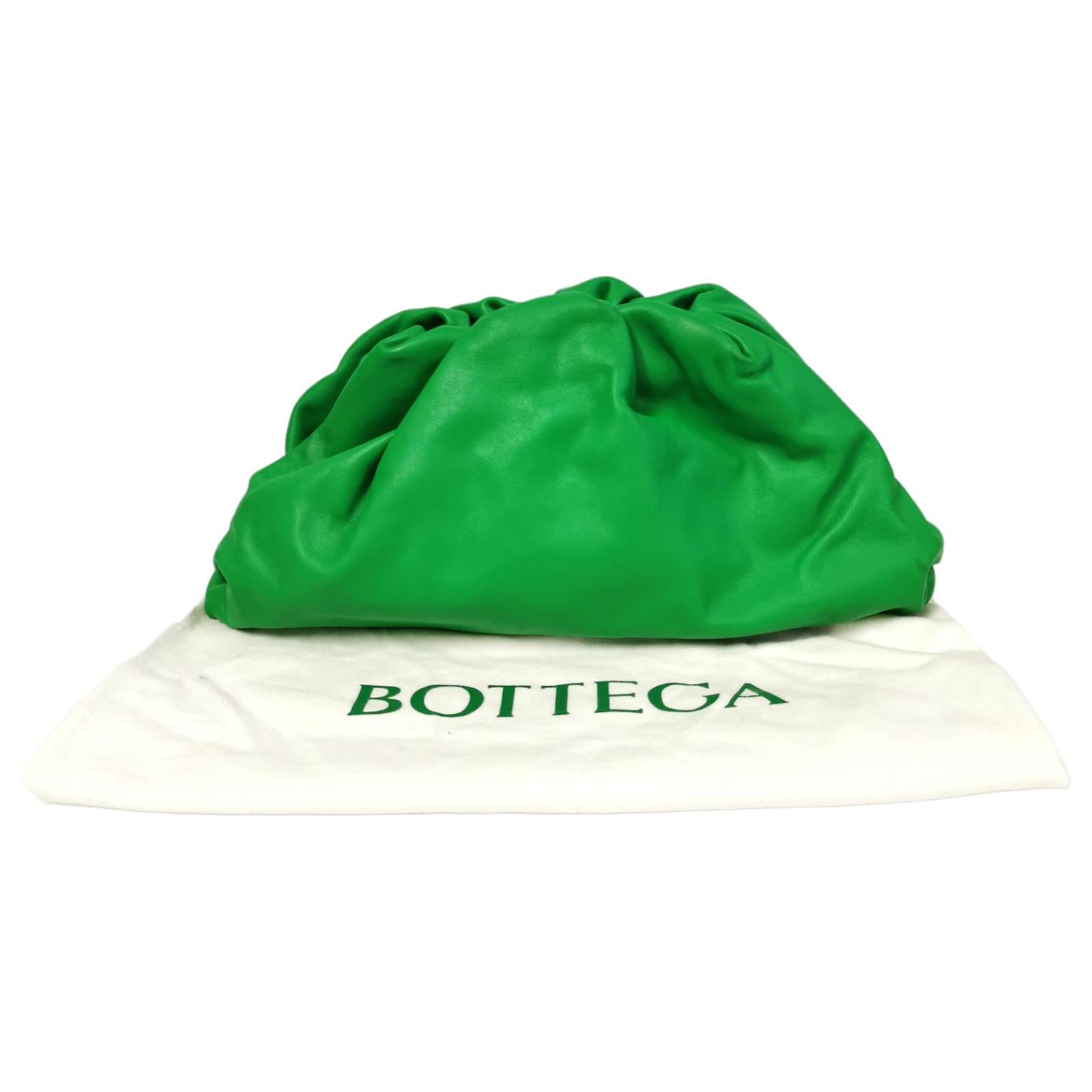 Bottega Veneta Pochette The Pouch Verde Pelle ref.803588 - Joli Closet