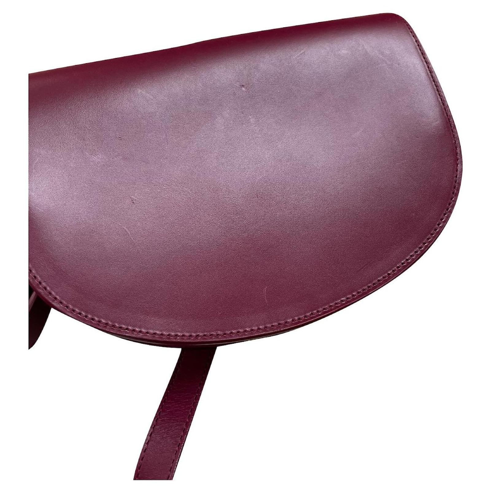 Bolsa icônica modelo APC meia lua nova Bordeaux Couro  - Joli  Closet