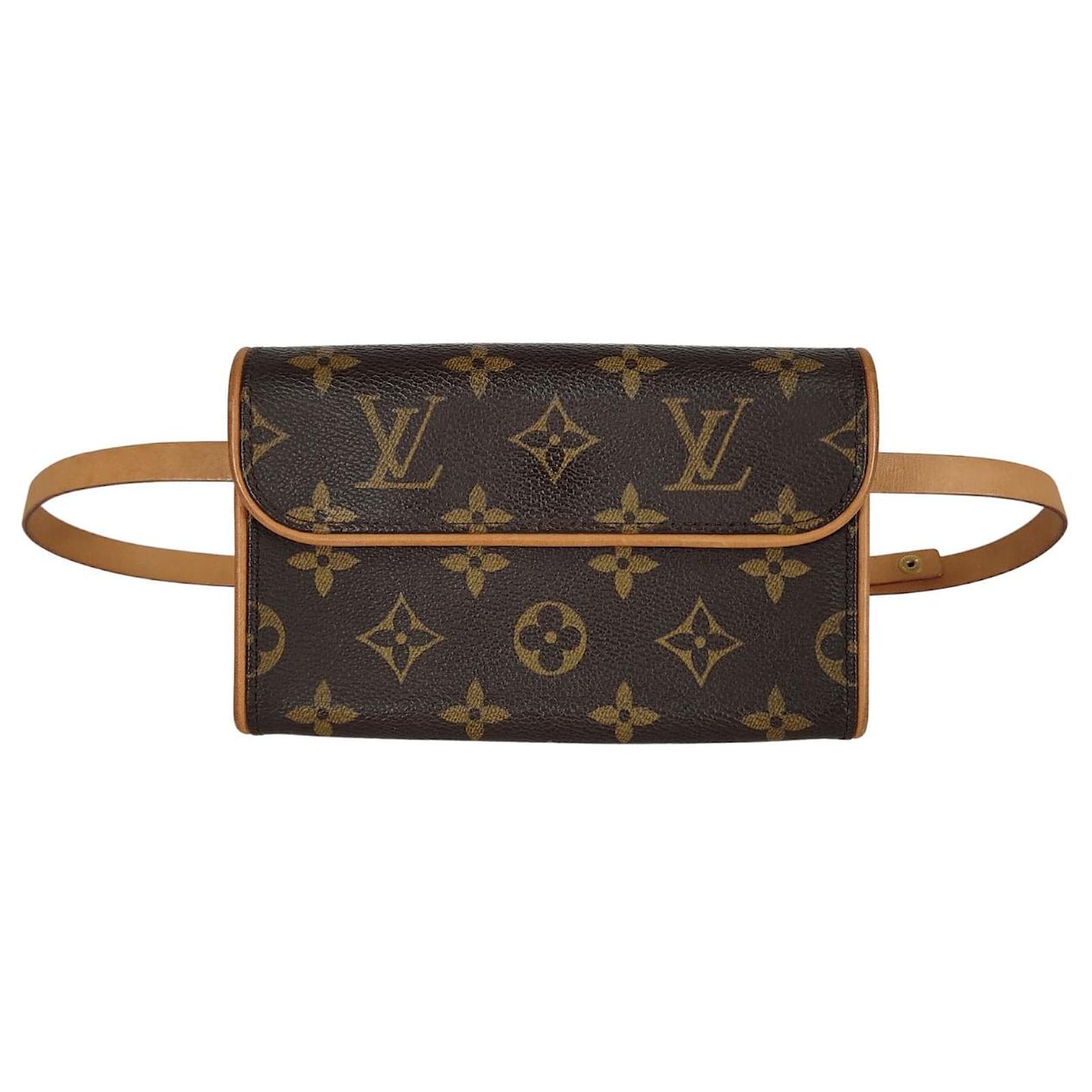 Louis Vuitton Brown Monogram Pochette Florentine Cloth ref.975673 - Joli  Closet