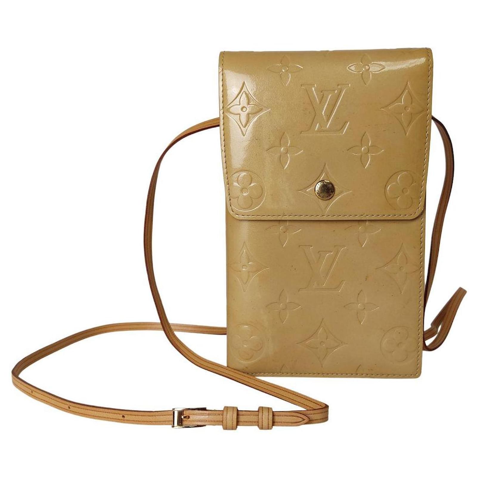 Louis Vuitton wallet with patent leather shoulder strap Yellow ref.805995 -  Joli Closet