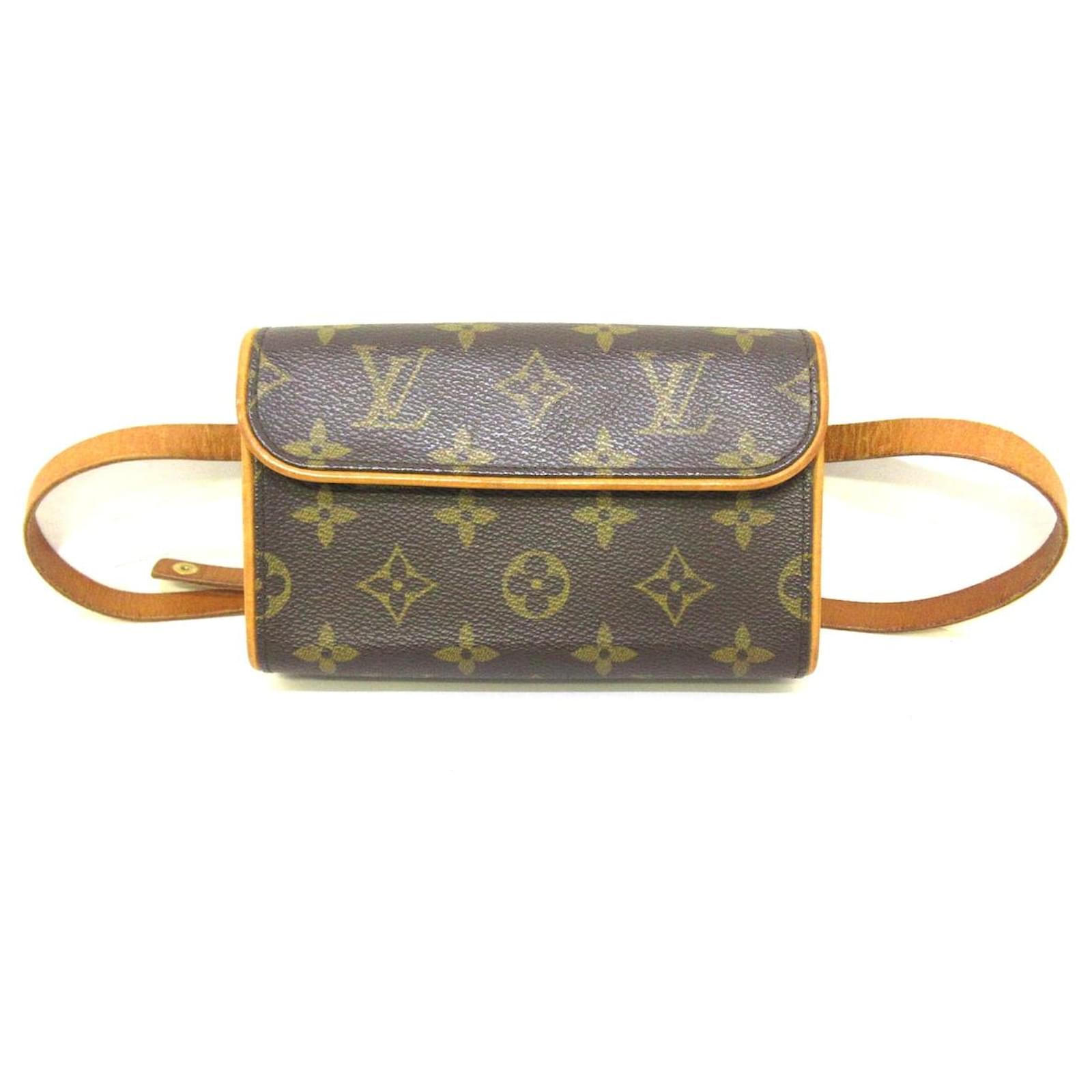 Louis Vuitton Brown Monogram Pochette Florentine Cloth ref.781994 - Joli  Closet