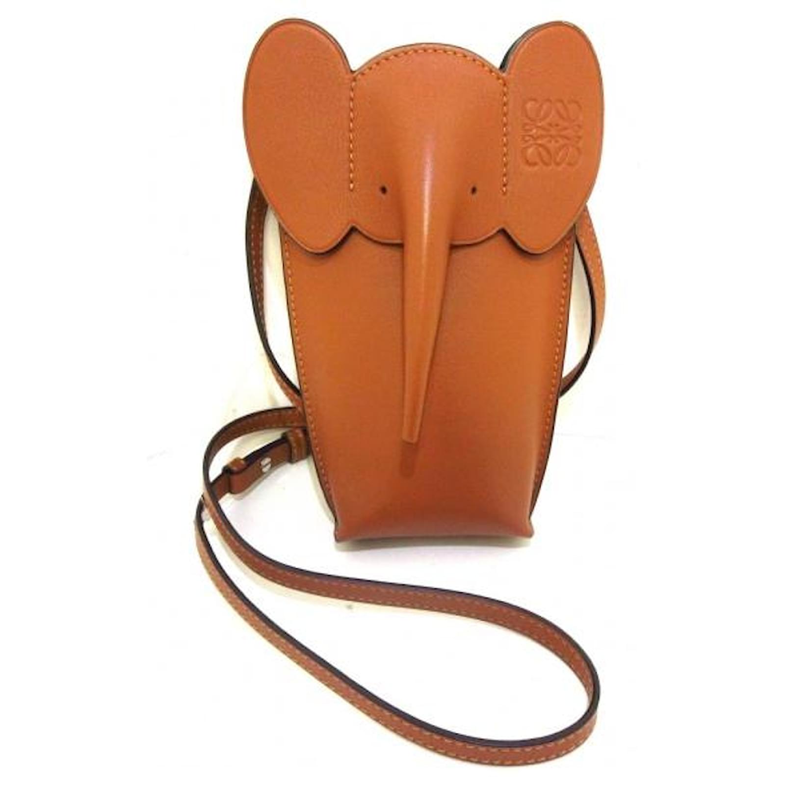 Loewe Elephant Pocket Brown ref.811980 - Joli Closet Loewe Elephant Pocket Brown ref.811980 - Joli Closet