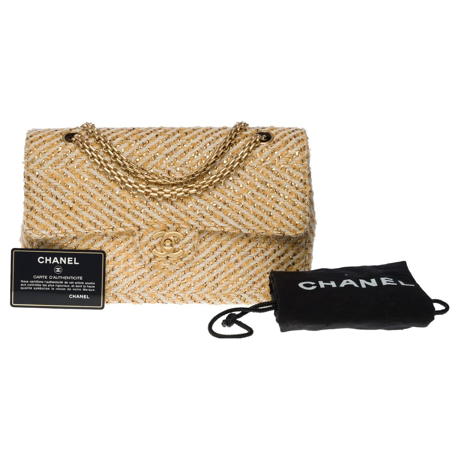 Chanel Timeless medium limited edition single flap bag in gold and beige  Tweed Golden ref.815574 - Joli Closet
