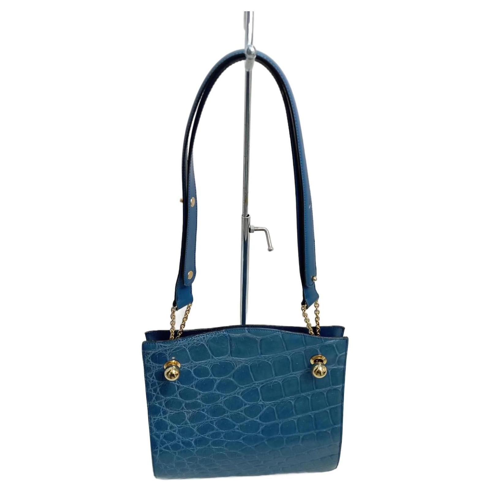 jitrois-light-blue-exotic-