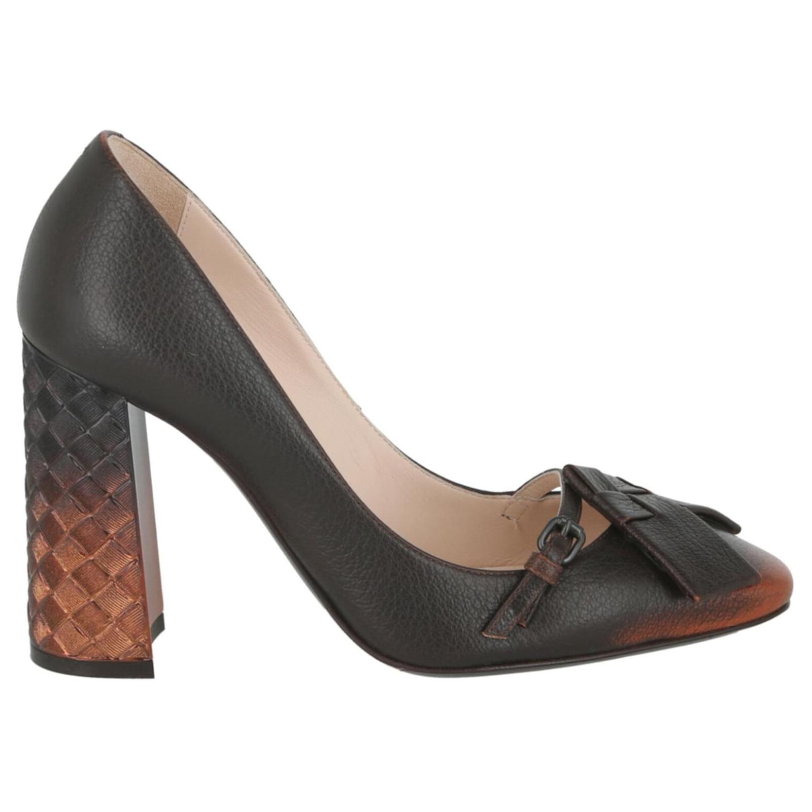 Bottega Veneta Round Toe Block Heel Pump Brown Leather ref.819756 ...