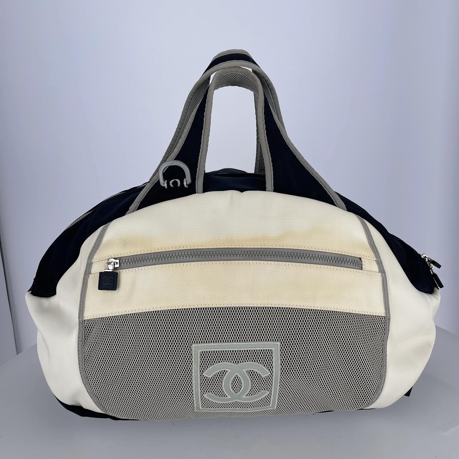 Beige Nylon Chanel Travel Bag ref.820125 - Joli Closet