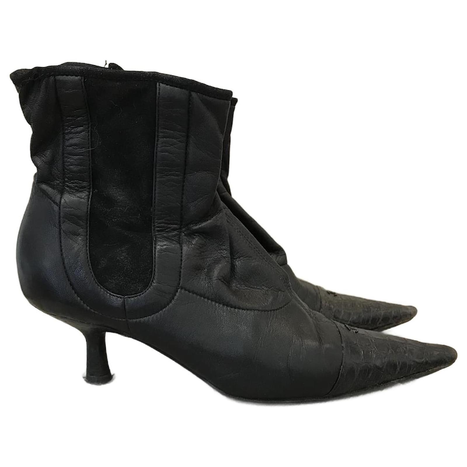 CHANEL Ankle boots T.eu 37 Leather