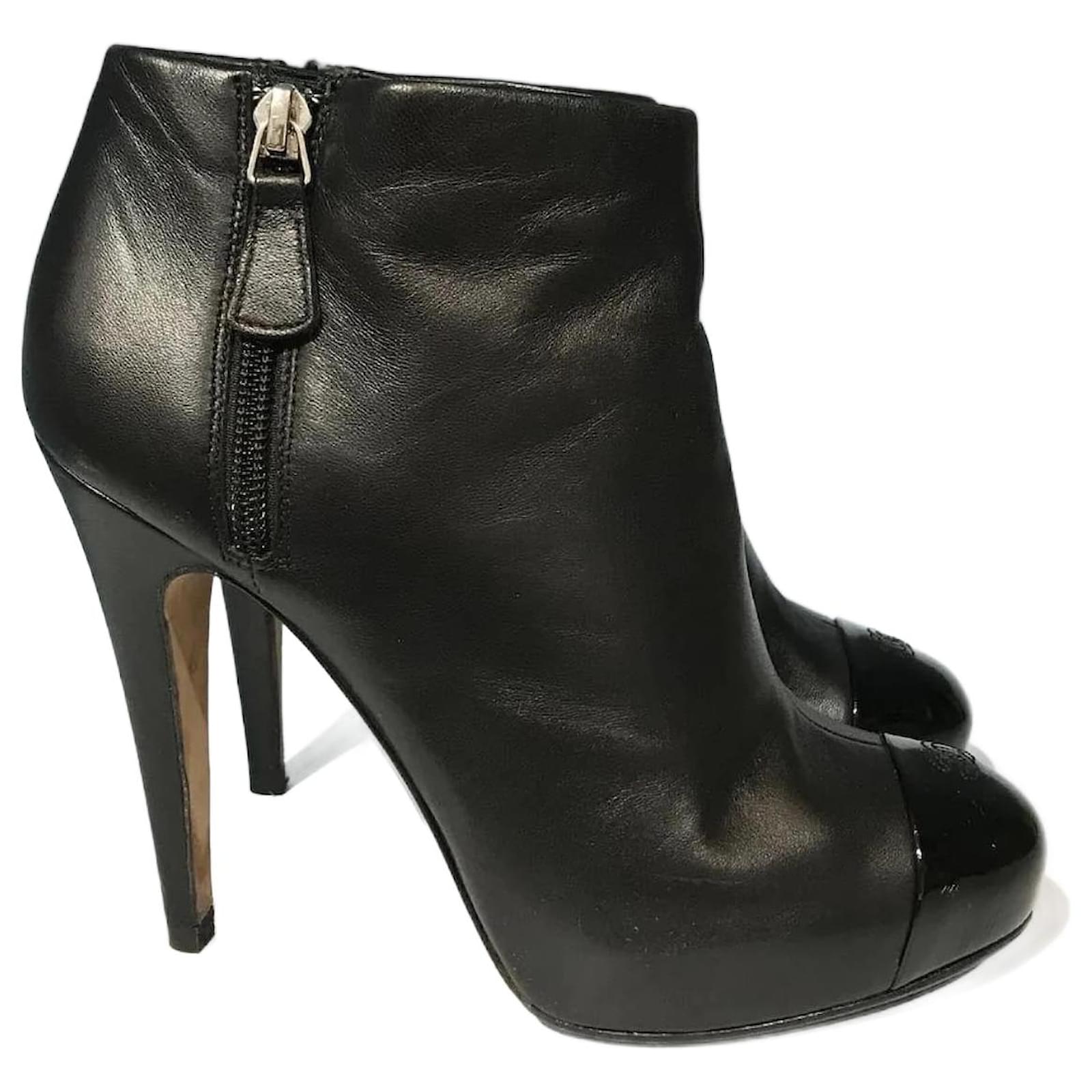 CHANEL Ankle boots T.eu 37.5 Leather Black ref.822605 - Joli Closet