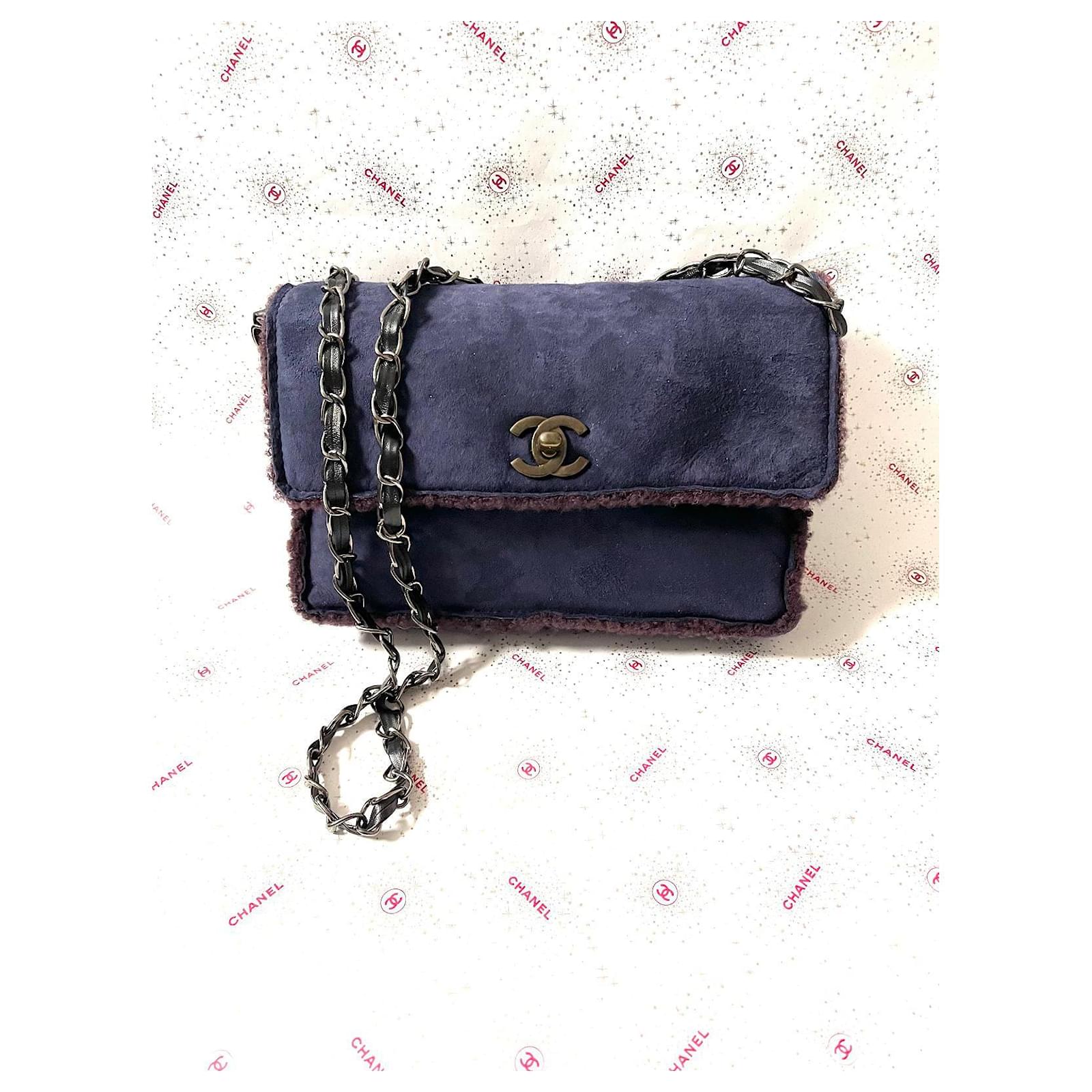Chanel Mouton pouch Navy blue ref.823277 - Joli Closet