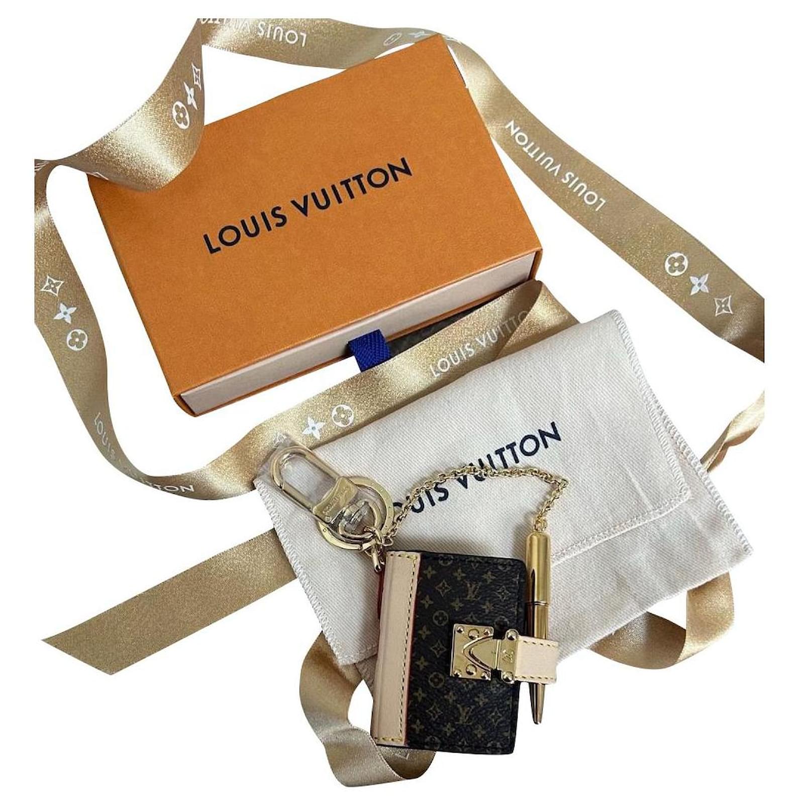 llavero louis vuitton