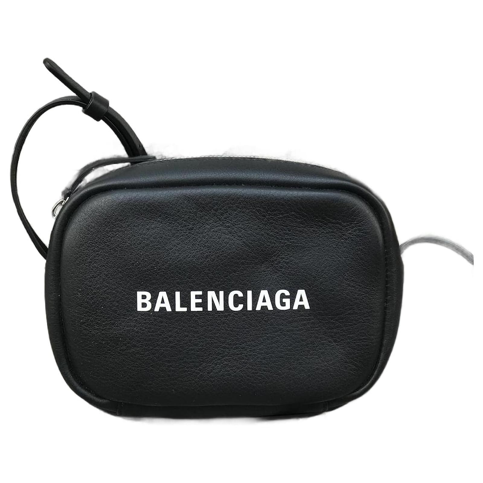 BALENCIAGA Handbags T. Leather Black ref.827790 - Joli Closet