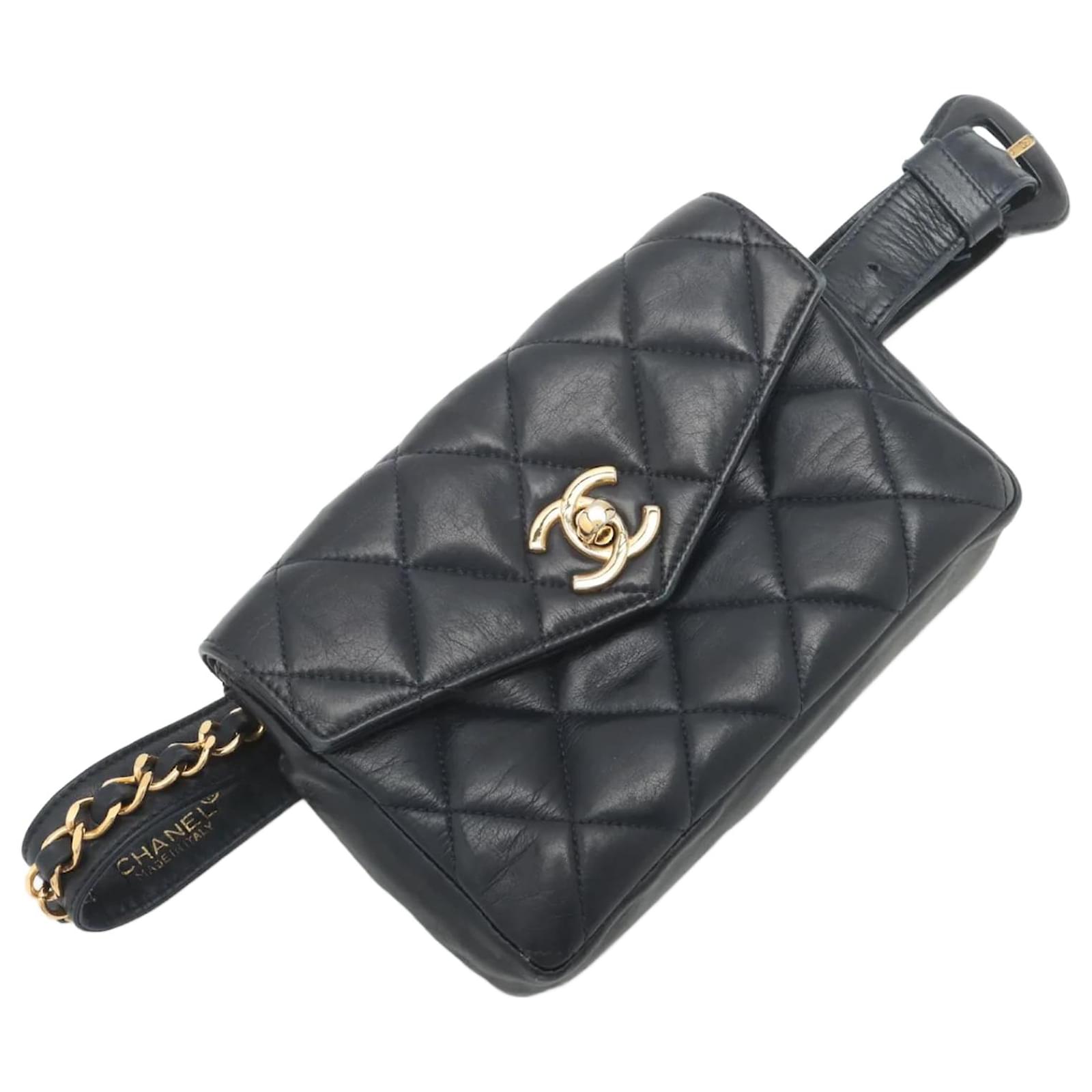 Black Leather Chanel Belt Bag Navy blue ref.831773 - Joli Closet