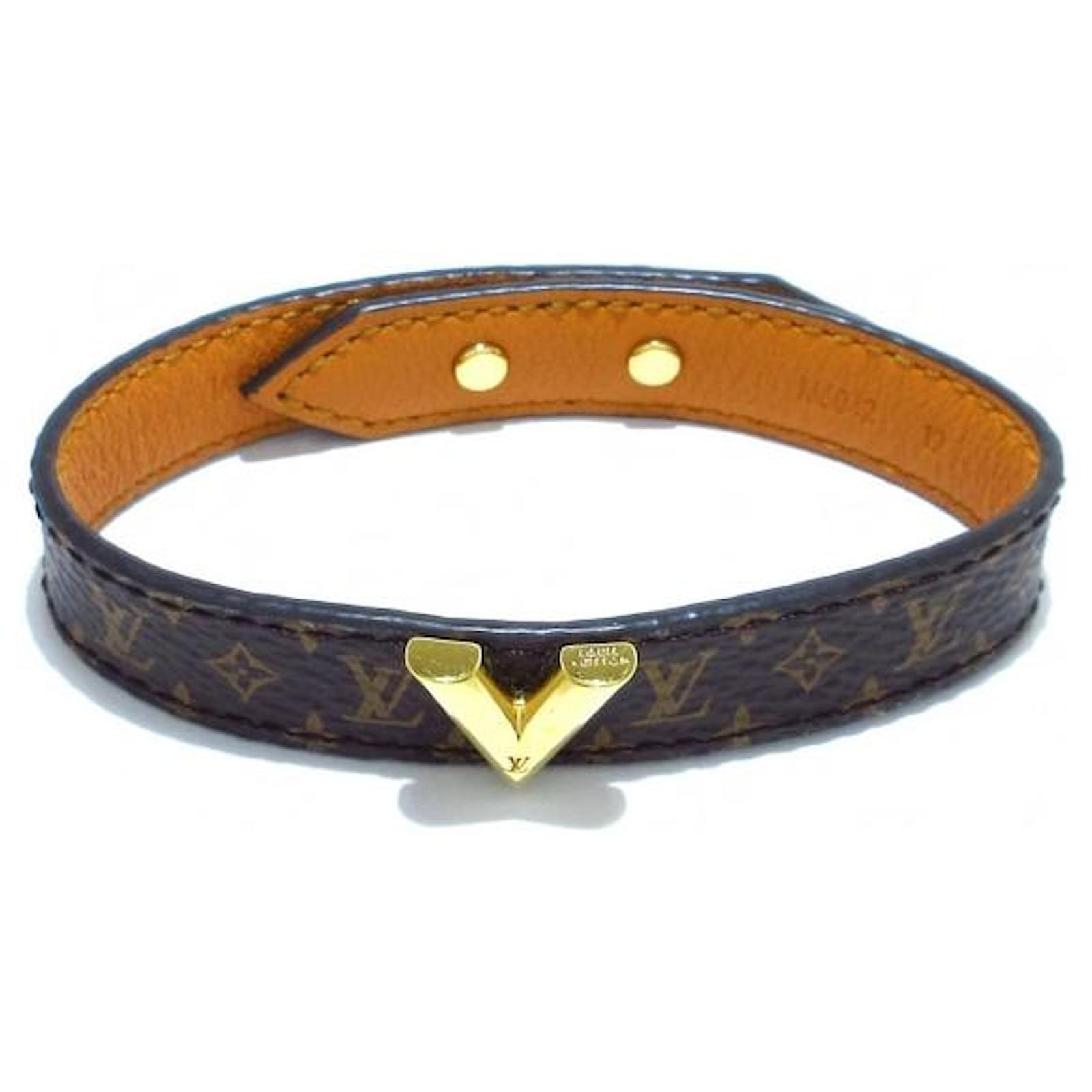 bracelet louis vuitton essential v en toile monogram