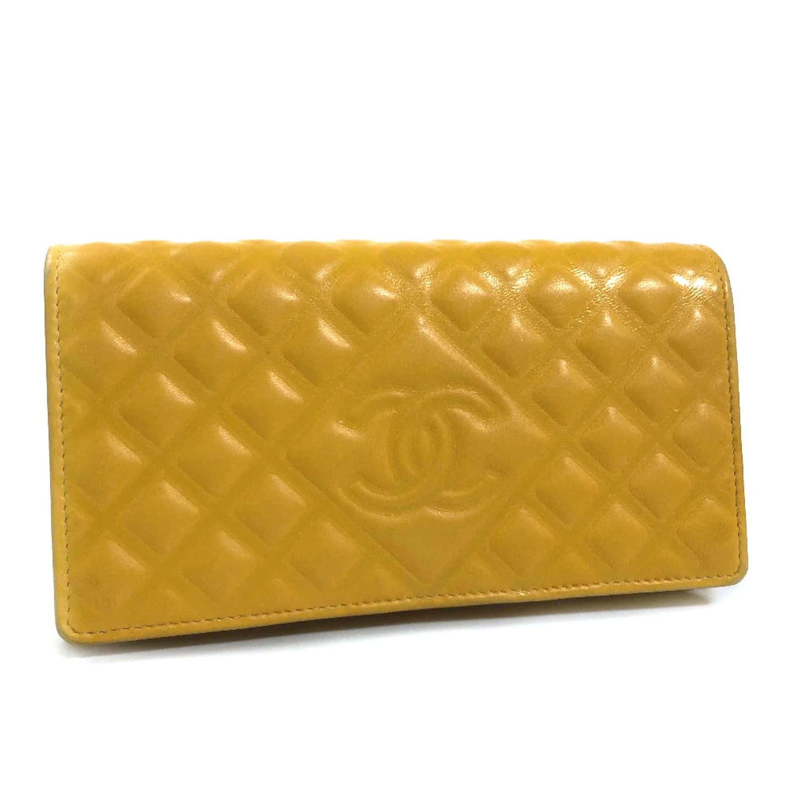Chanel CC Quilted Leather Flap Wallet Yellow Pony-style calfskin ref.833894  - Joli Closet