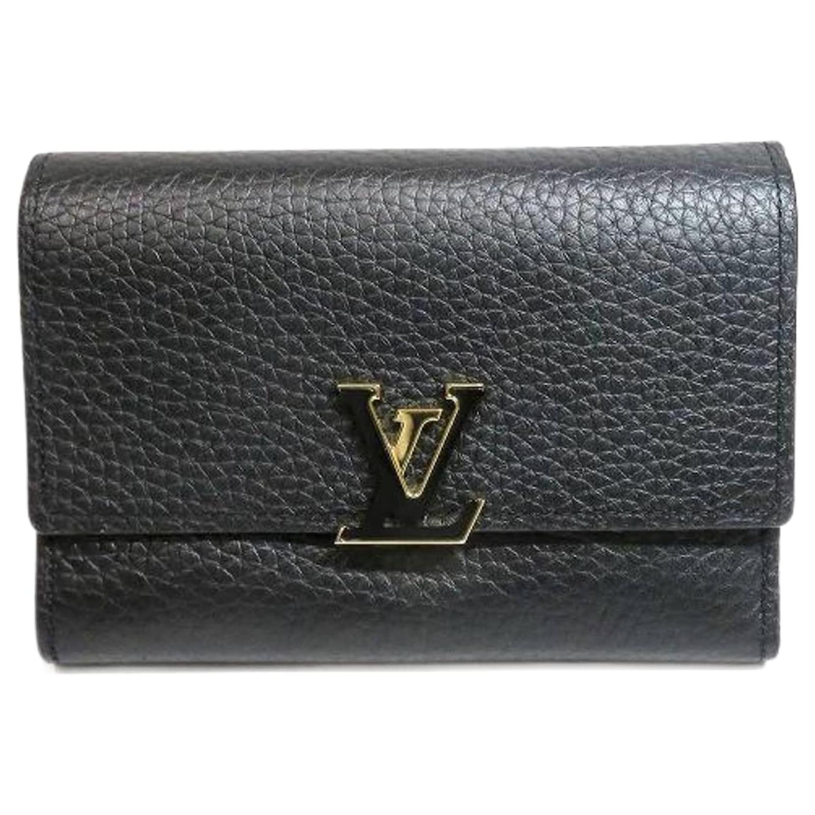 Louis Vuitton Women's Capucines Leather Wallet