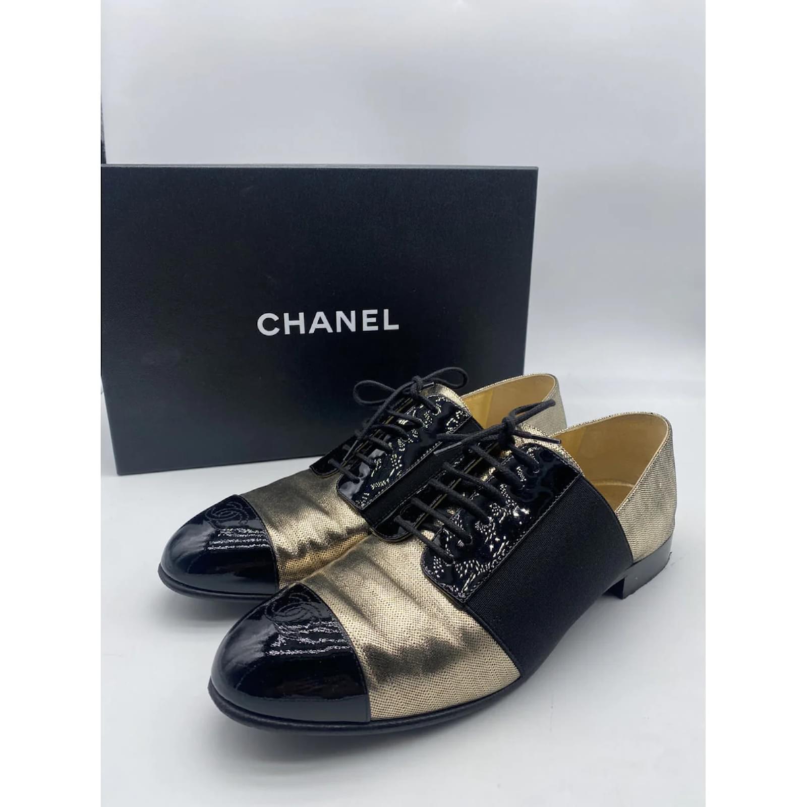 CHANEL Chaussures à Lacets T.UE 39.5 Cuir De Vachette Doré Ref.838130 ...