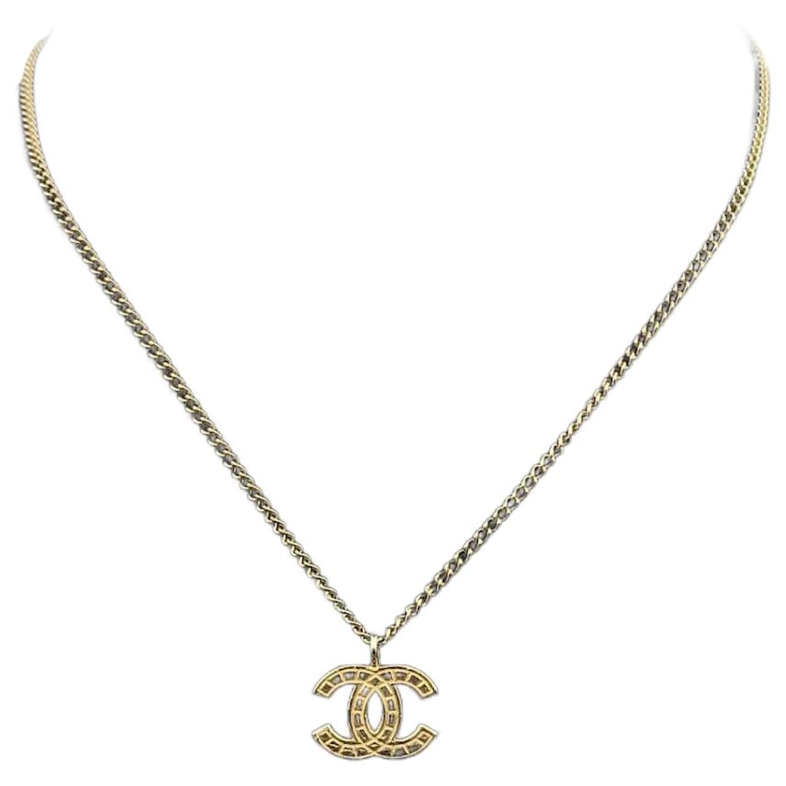 Chanel Light Gold Metal Chain Necklace CC Logo Pendant Golden ref