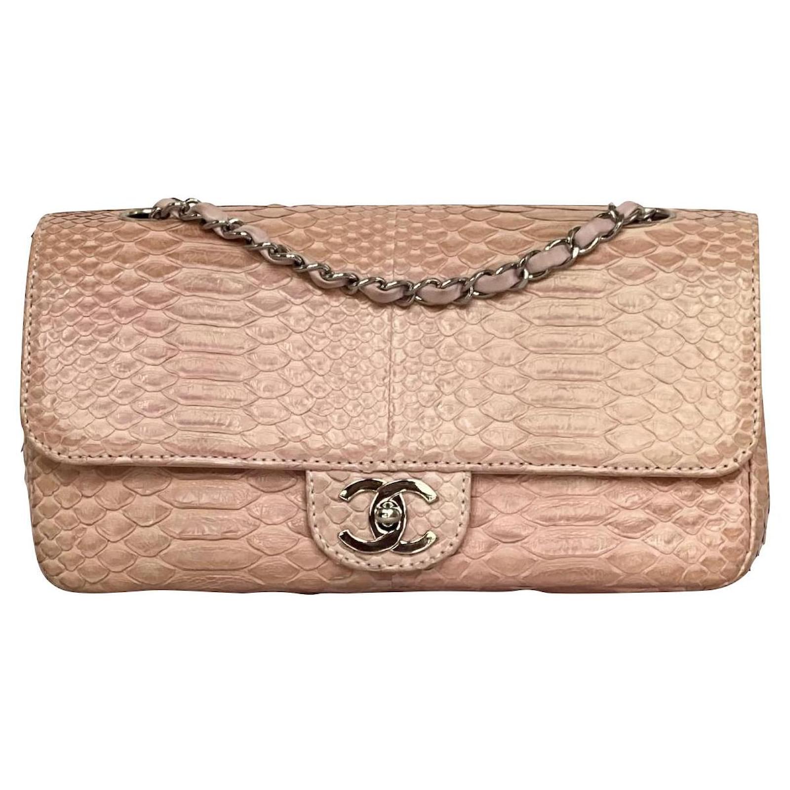Chanel Python seasonal flap Pink Exotic leather ref.841870 - Joli Closet