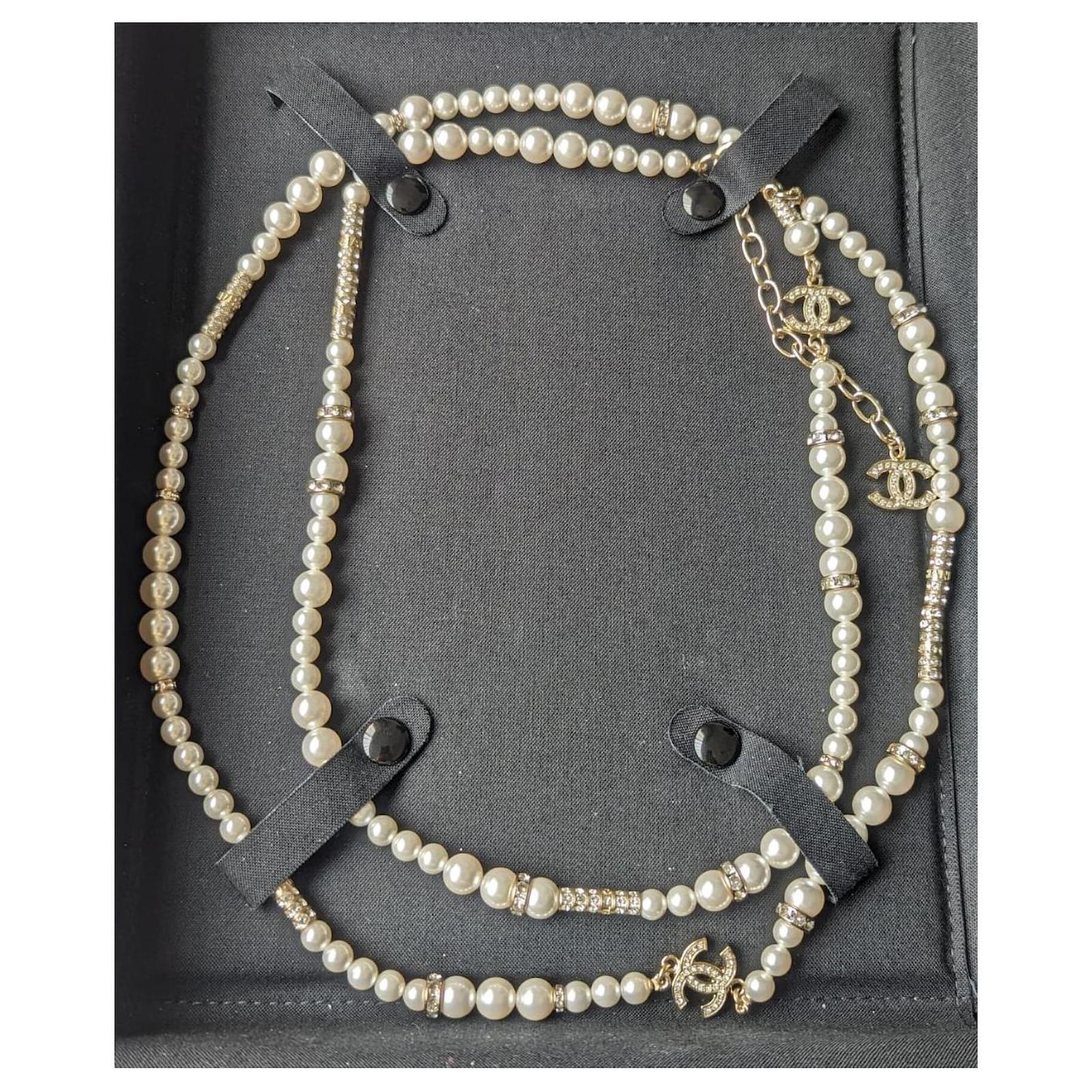 CHANEL TWISTED PEARL & CRYSTAL DOUBLE LOGO NECKLACE